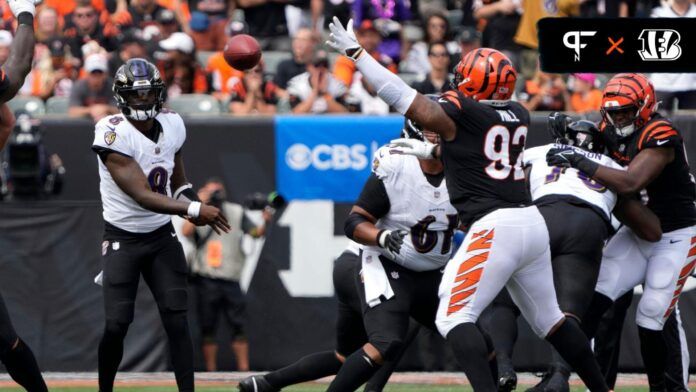 Baltimore Ravens QB Lamar Jackson (8) throws a pass against the Cincinnati Bengals.