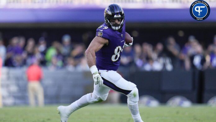 Mark Andrews (89) runs with the ball against the Seattle Seahawks during the third quarter at M&T Bank Stadium.