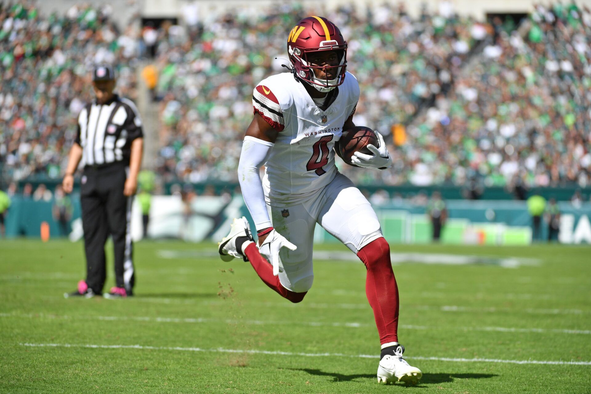 Curtis Samuel (4) scores on a one- yard touchdown run against the Philadelphia Eagles during the first quarter at Lincoln Financial Field.