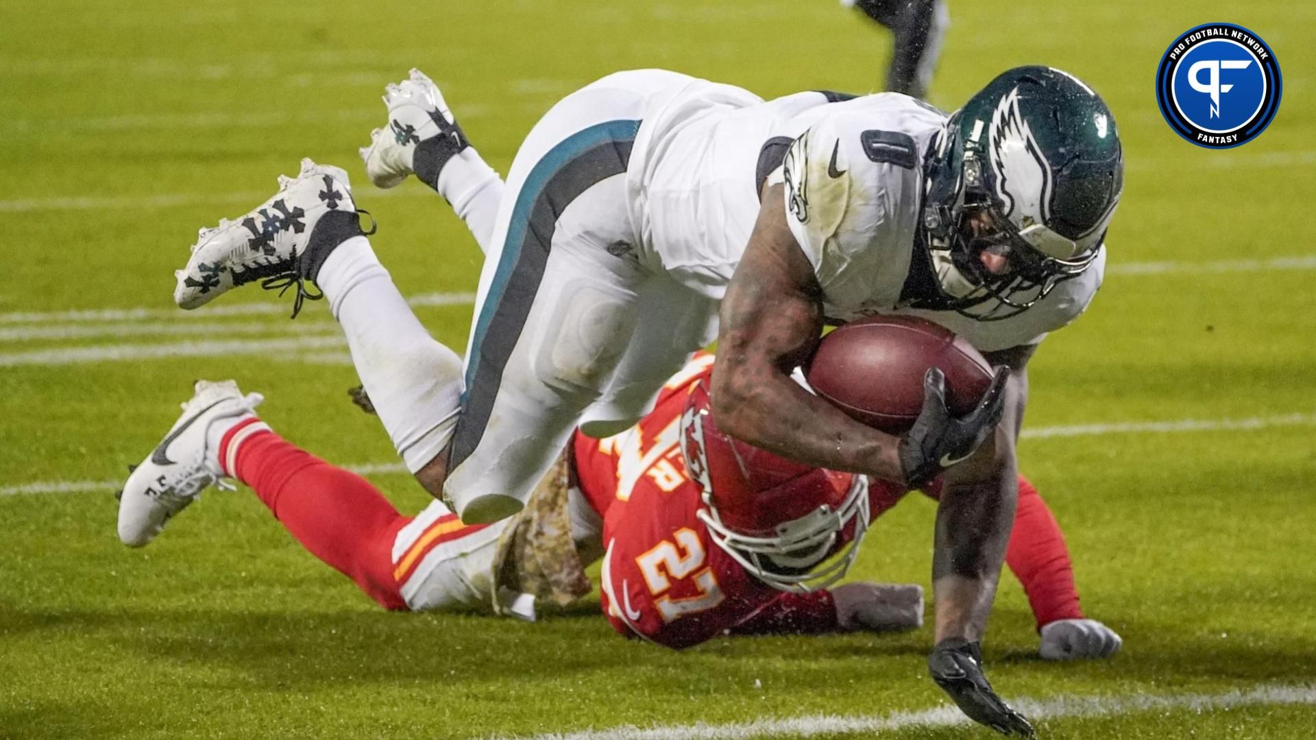 Philadelphia Eagles RB D'Andre Swift (0) dives in for a touchdown against the Kansas City Chiefs.