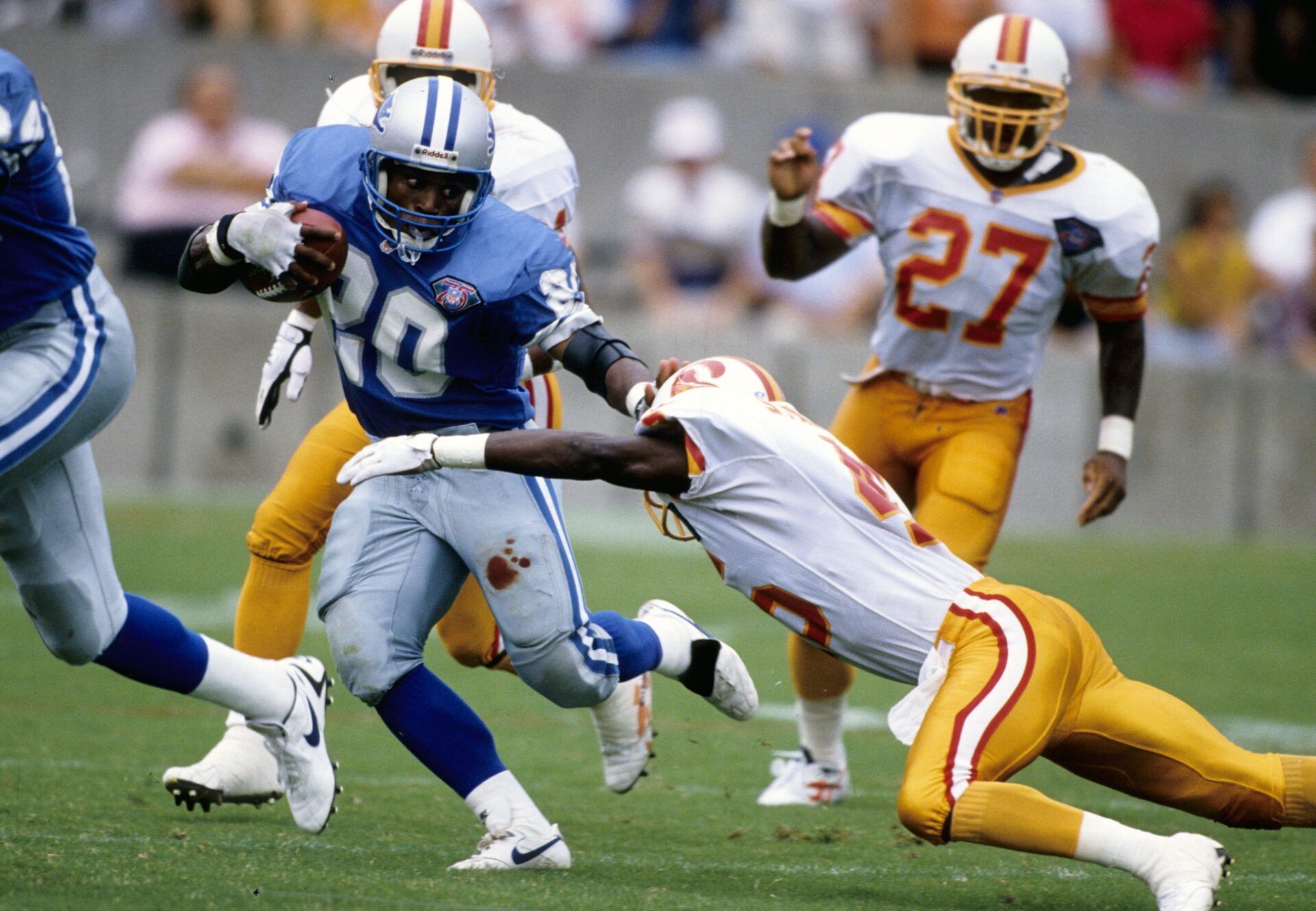 etroit Lions running back Barry Sanders (20) in action against the Tampa Bay Buccaneers at Tampa Stadium.