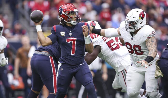 Houston Texans QB C.J. Stroud (7) throws a pass against the Arizona Cardinals.