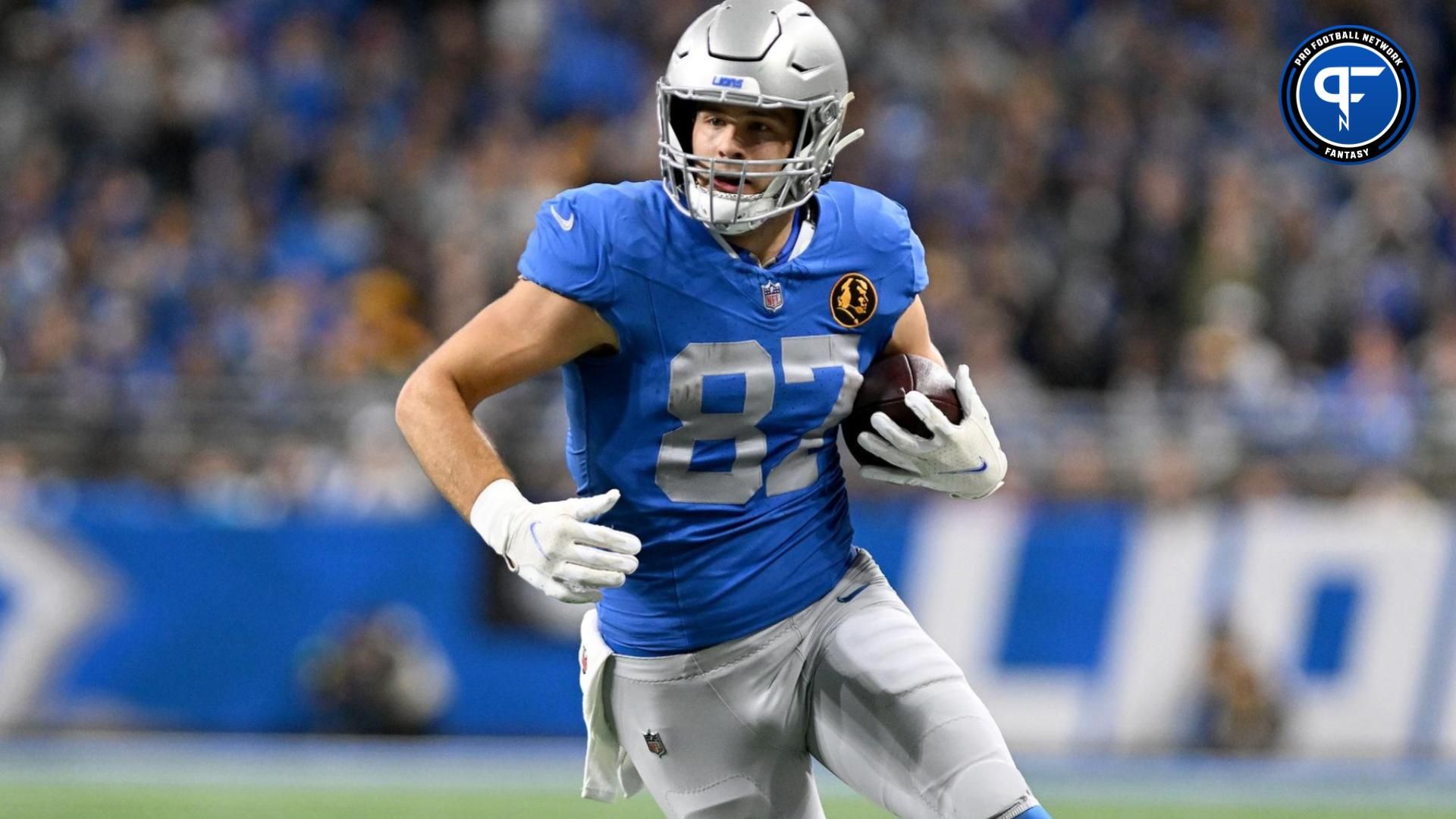 Detroit Lions tight end Sam LaPorta (87) catches a touchdown pass from quarterback Jared Goff (16) (not pictured) in the first quarter at Ford Field.