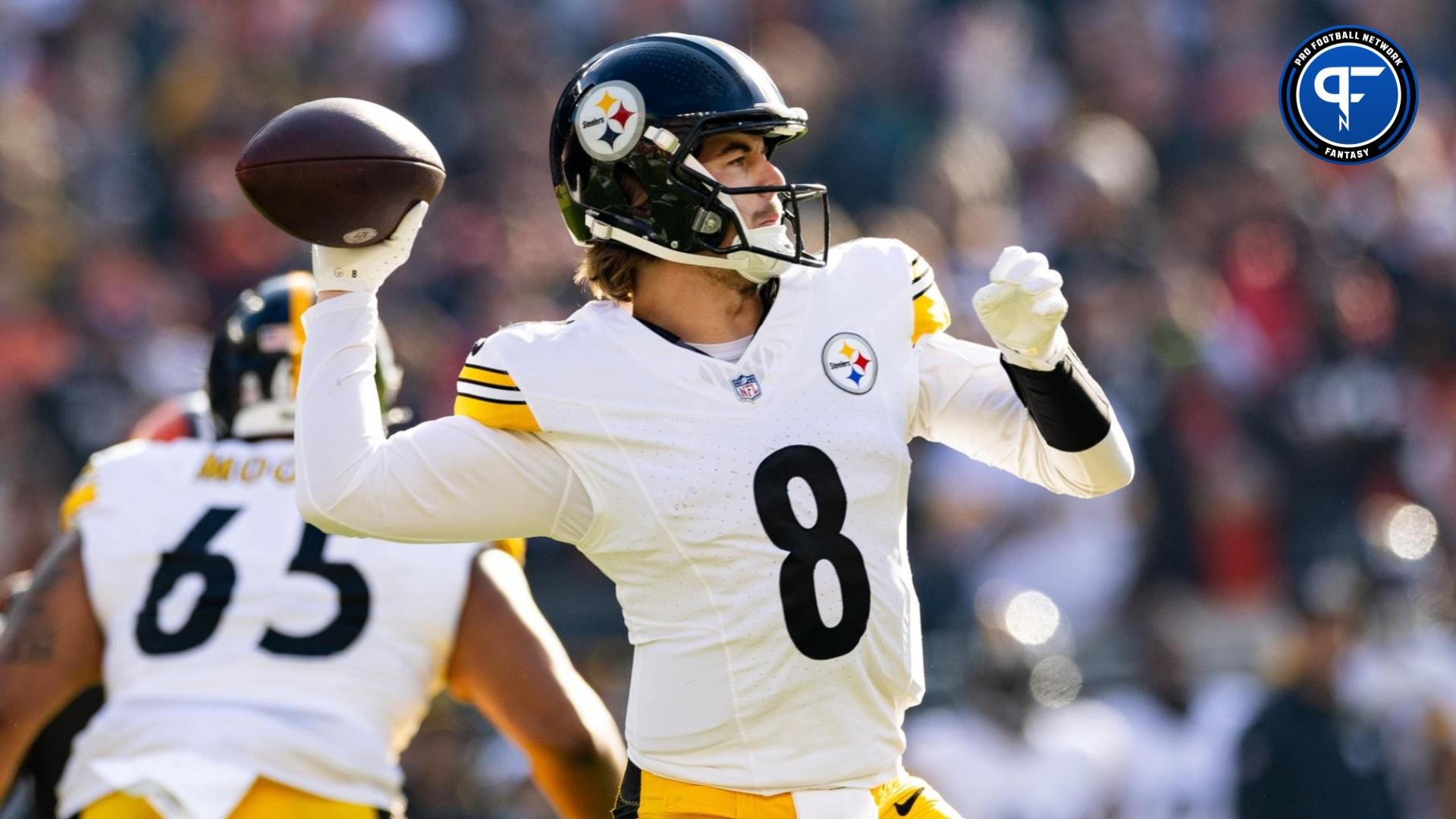 Pittsburgh Steelers quarterback Kenny Pickett (8) throws the ball against the Cleveland Browns during the second quarter at Cleveland Browns Stadium.