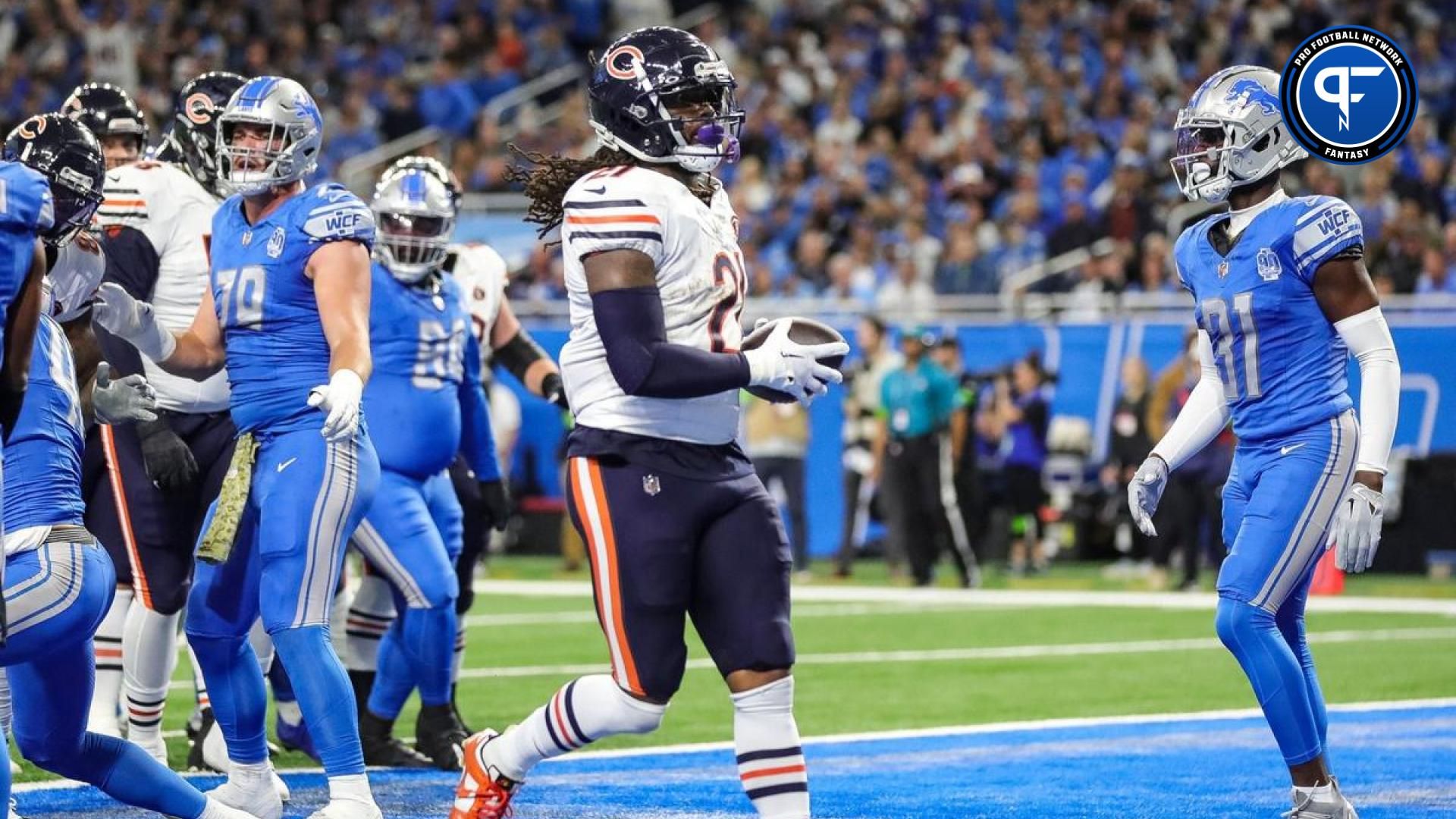 Chicago Bears running back D'Onta Foreman scores a 1-yard touchdown against the Detroit Lions during the first quarter.