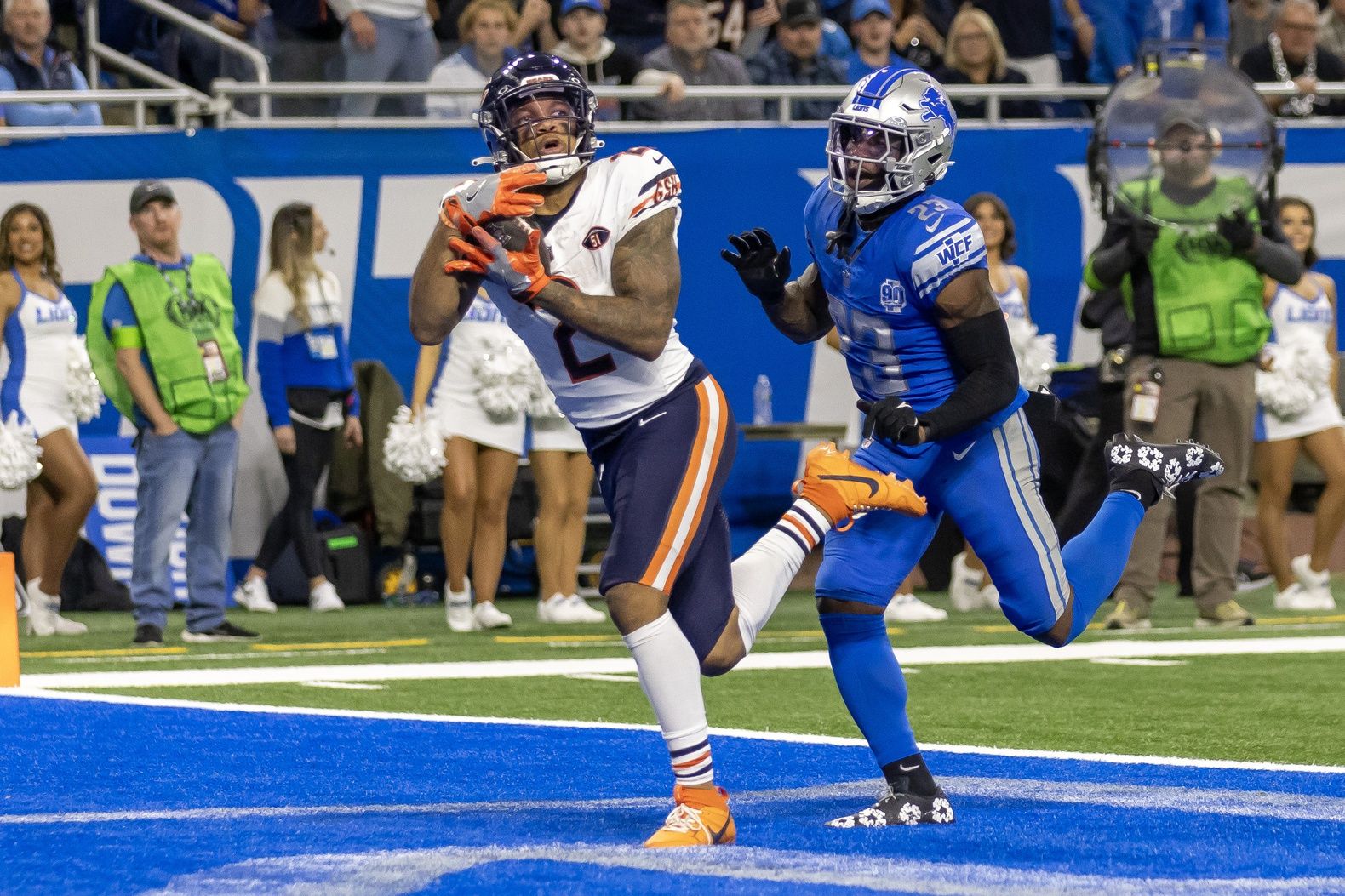 Chicago Bears WR DJ Moore (2) scores a touchdown against the Detroit Lions.