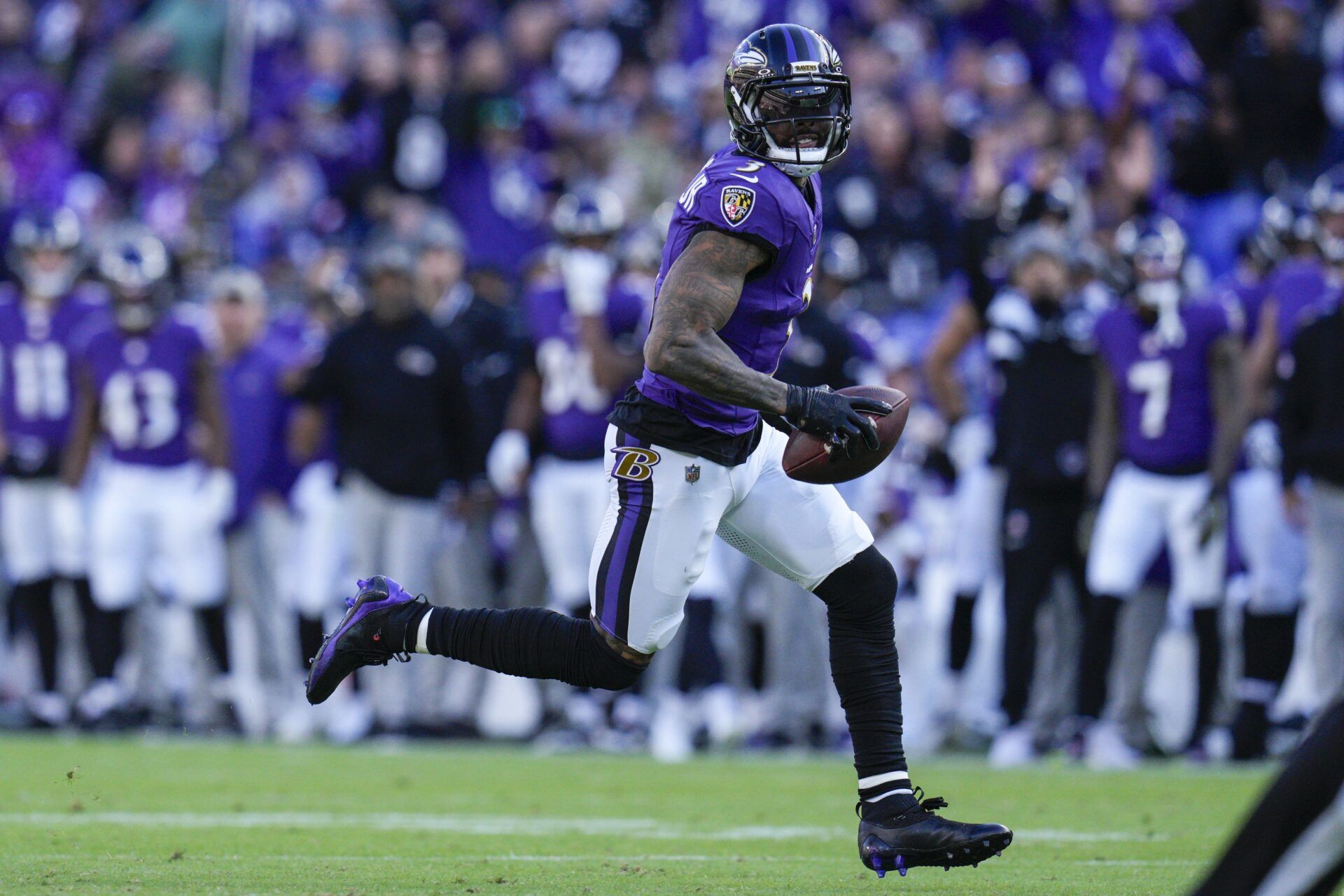 Baltimore Ravens wide receiver Odell Beckham Jr. (3) runs with the ball for a touchdown against the Cleveland Browns during the second half at M&T Bank Stadium.