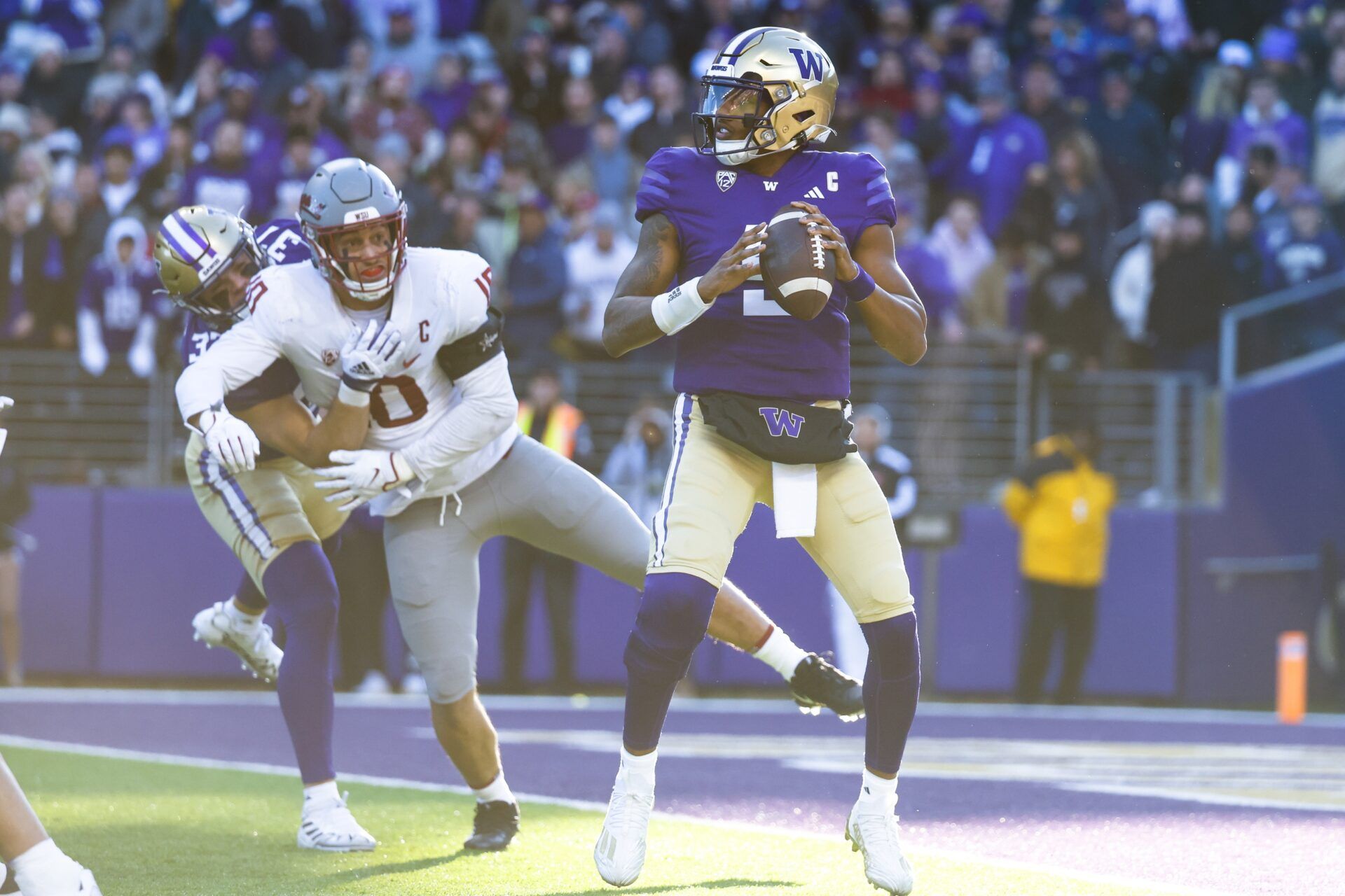 Washington Huskies quarterback Michael Penix Jr. (9) passes against the Washington State Cougars during the second quarter at Alaska Airlines Field at Husky Stadium.