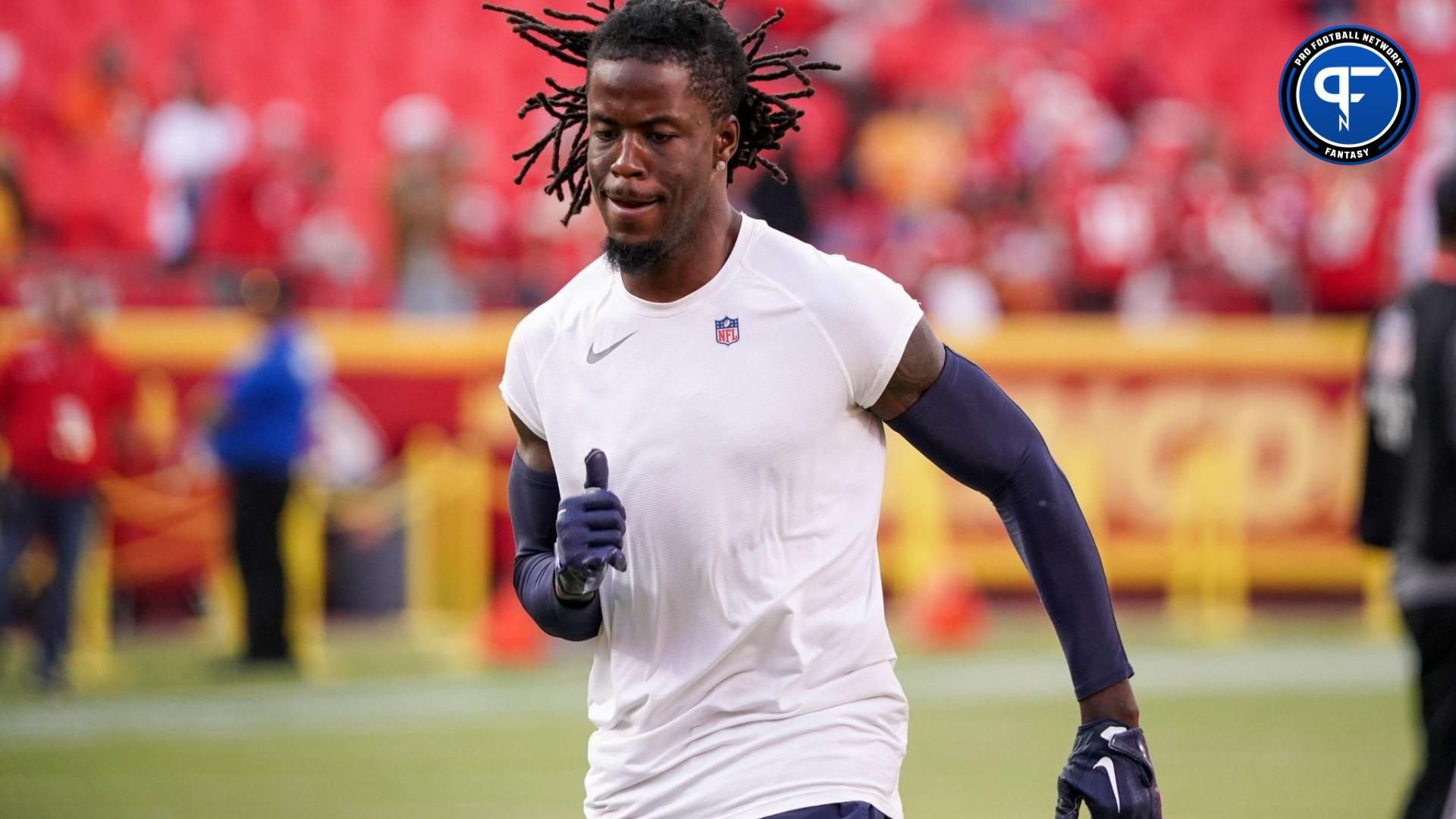 Denver Broncos wide receiver Jerry Jeudy (10) warms up against the Kansas City Chiefs prior to a game at GEHA Field at Arrowhead Stadium.