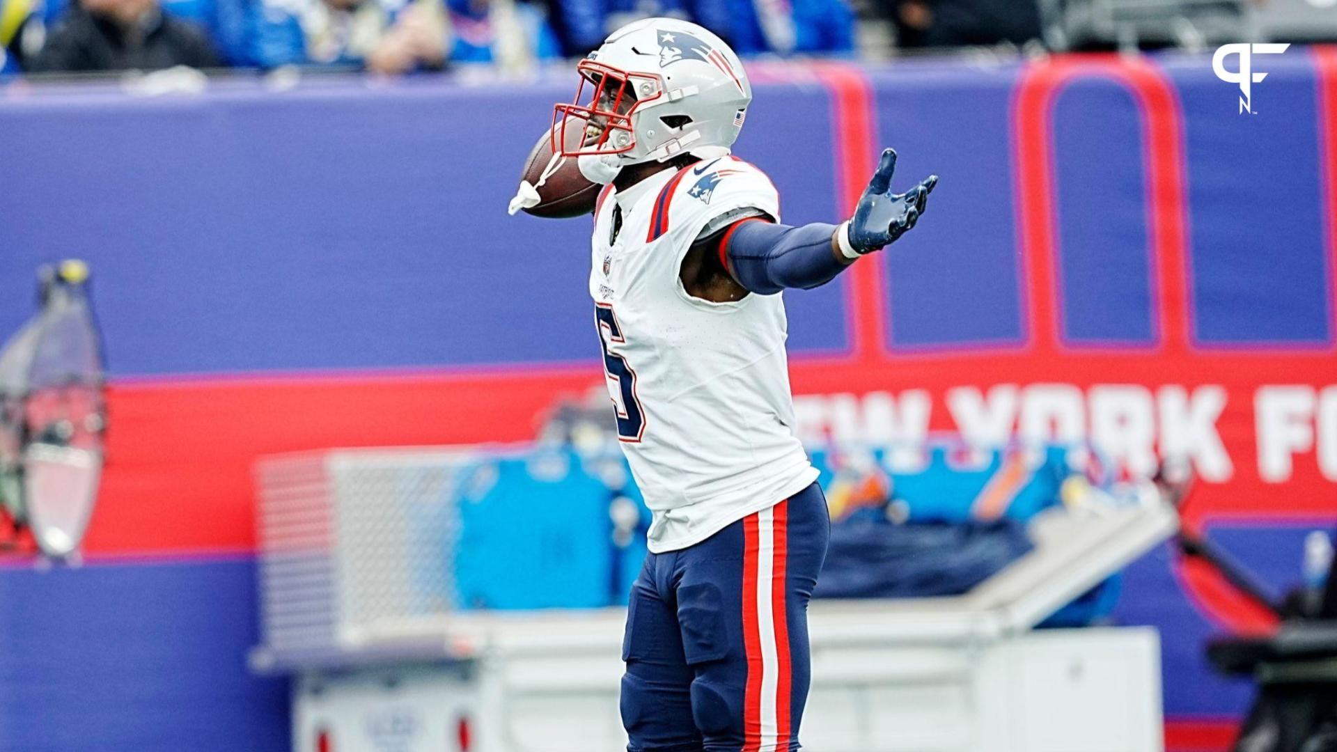 New England Patriots safety Jabrill Peppers (5) celebrates after recovering a fumble during the first quarter at MetLife Stadium.