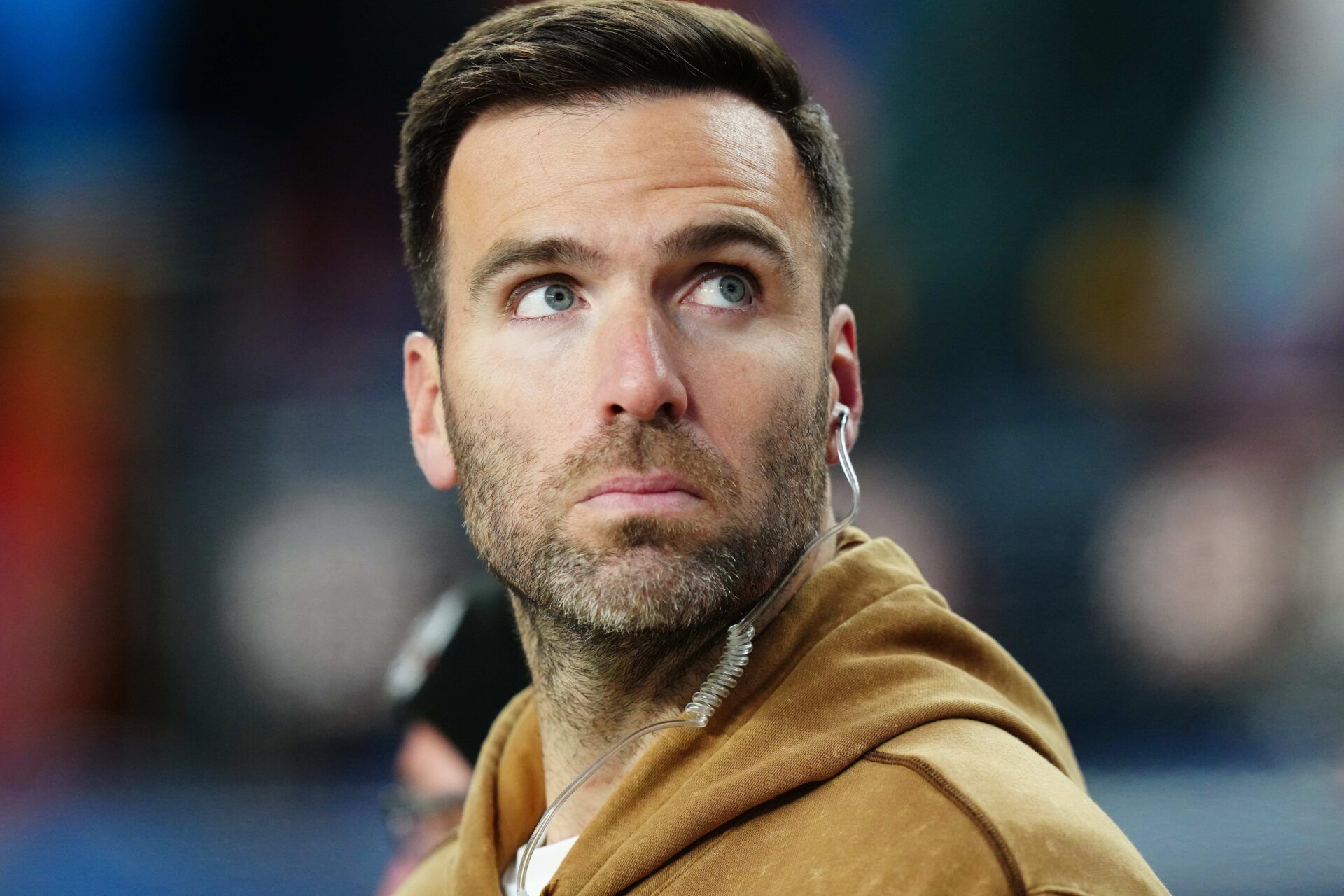 Cleveland Browns quarterback Joe Flacco (15) on the sidelines during the second half against the Denver Broncos.