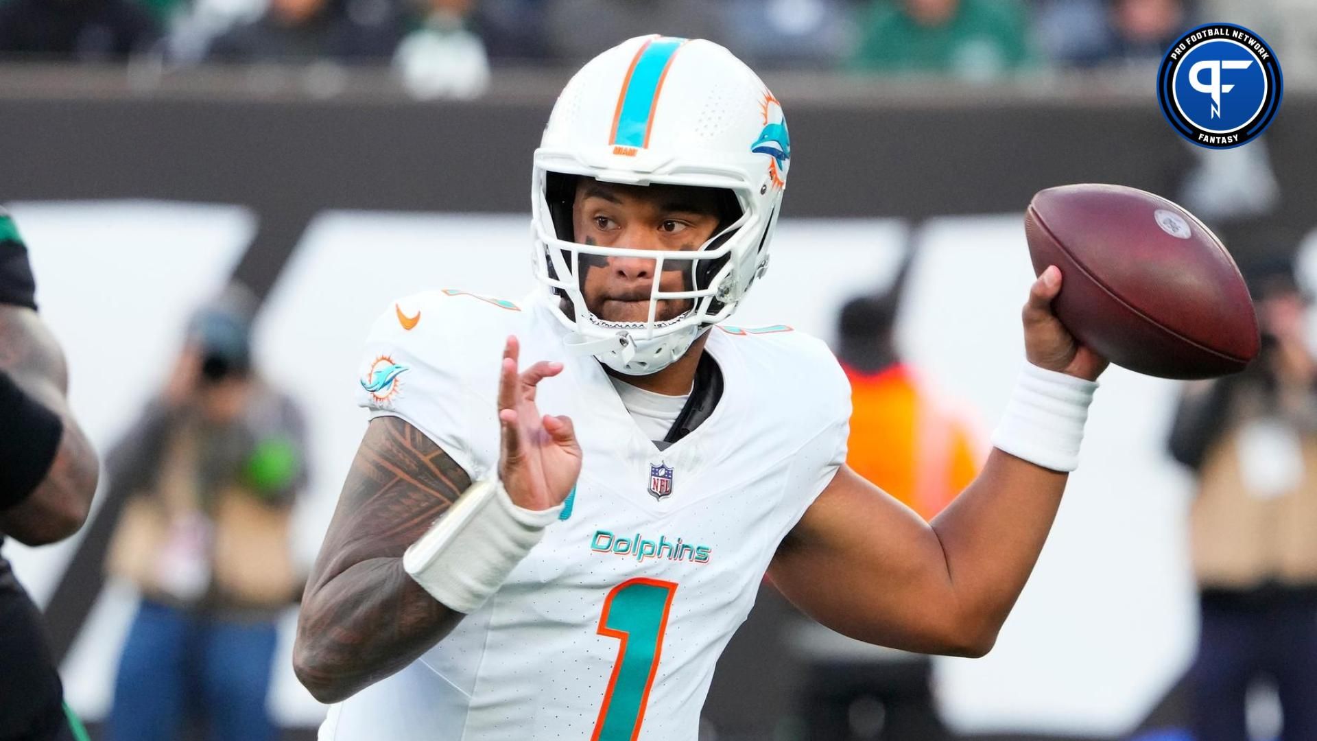 Miami Dolphins quarterback Tua Tagovailoa (1) throws a pass during the game against the New York Jets at MetLife Stadium.