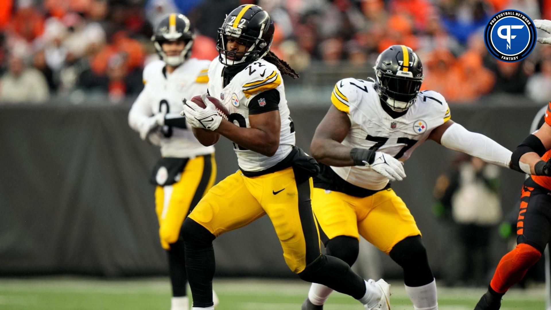 Pittsburgh Steelers running back Najee Harris (22) carries the ball in the fourth quarter of a Week 12 NFL football game between the Pittsburgh Steelers and the Cincinnati Bengals, Sunday, Nov. 26, 2023, at Paycor Stadium.