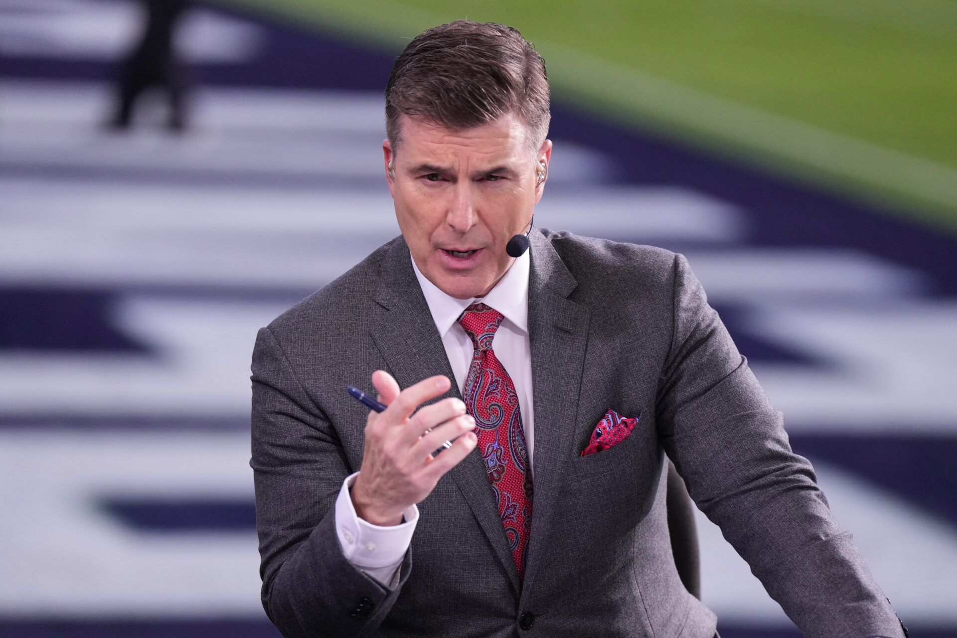 ESPN broadcaster Chris Fowler before the game between the Penn State Nittany Lions and the Utah Utes at the 109th Rose Bowl game at the Rose Bowl.