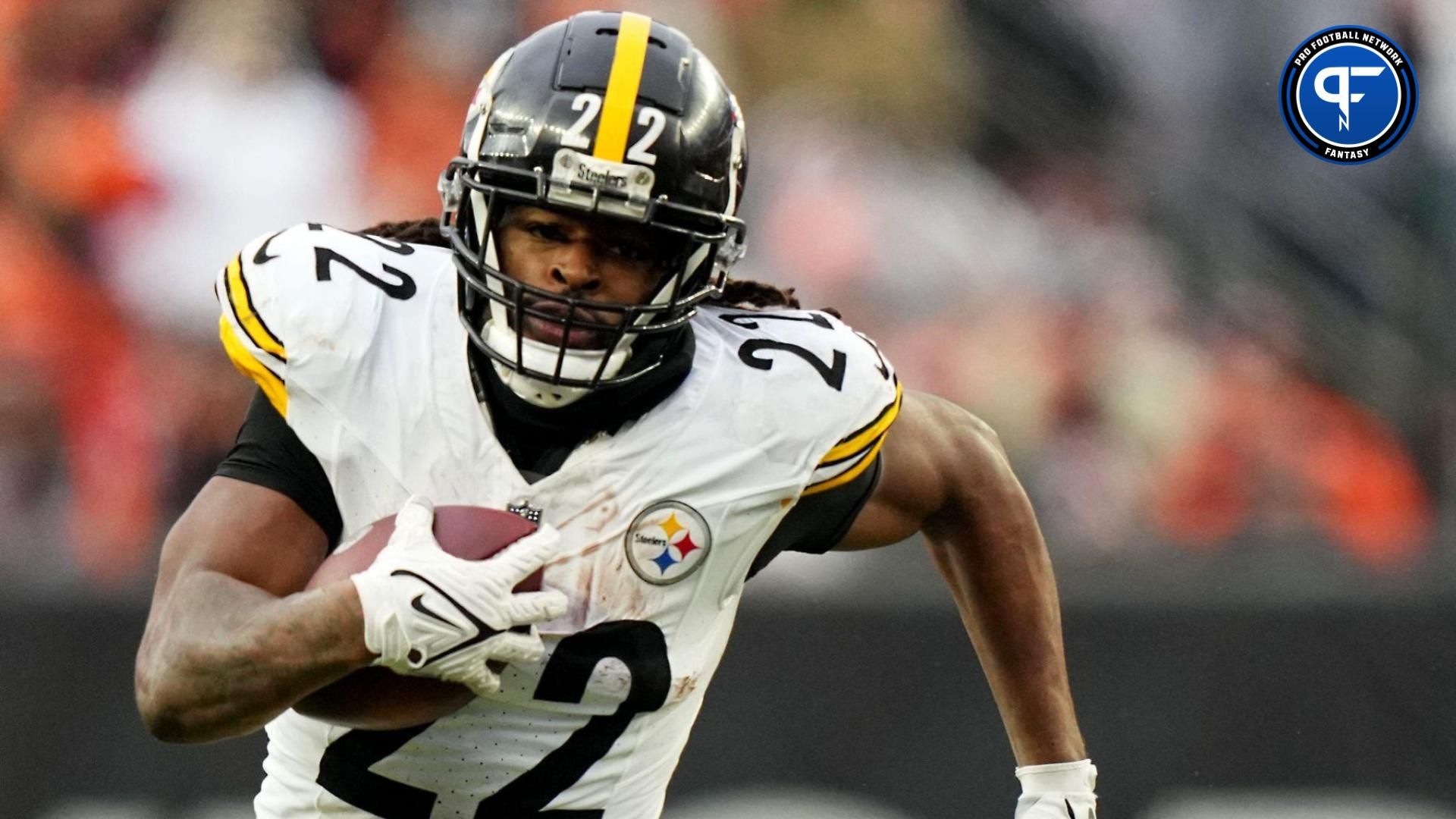 Pittsburgh Steelers running back Najee Harris (22) carries the ball in the fourth quarter of a Week 12 NFL football game between the Pittsburgh Steelers and the Cincinnati Bengals, Sunday, Nov. 26, 2023, at Paycor Stadium.