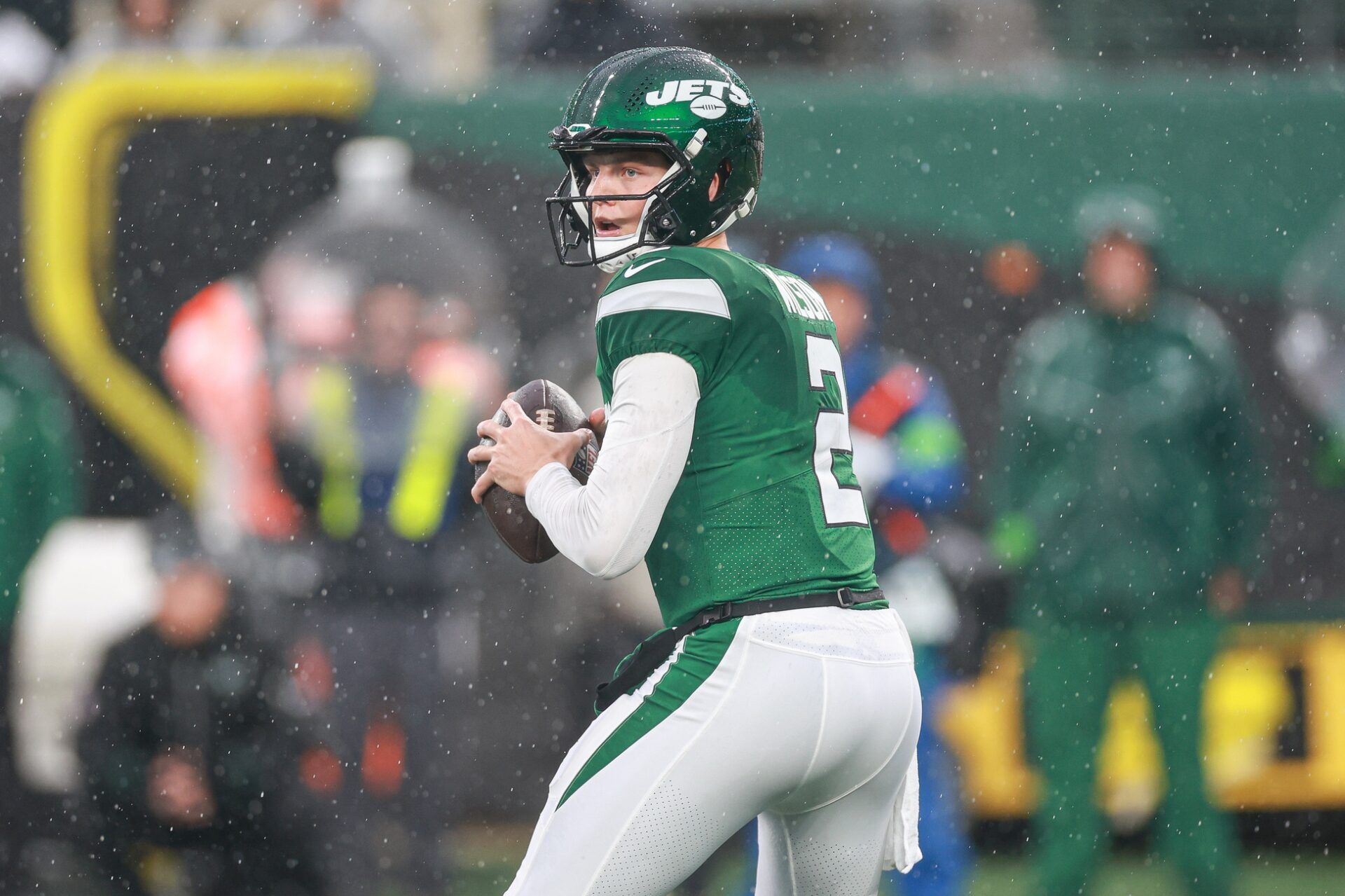 New York Jets quarterback Zach Wilson (2) drops back to pass during the first half against the Houston Texans at MetLife Stadium.