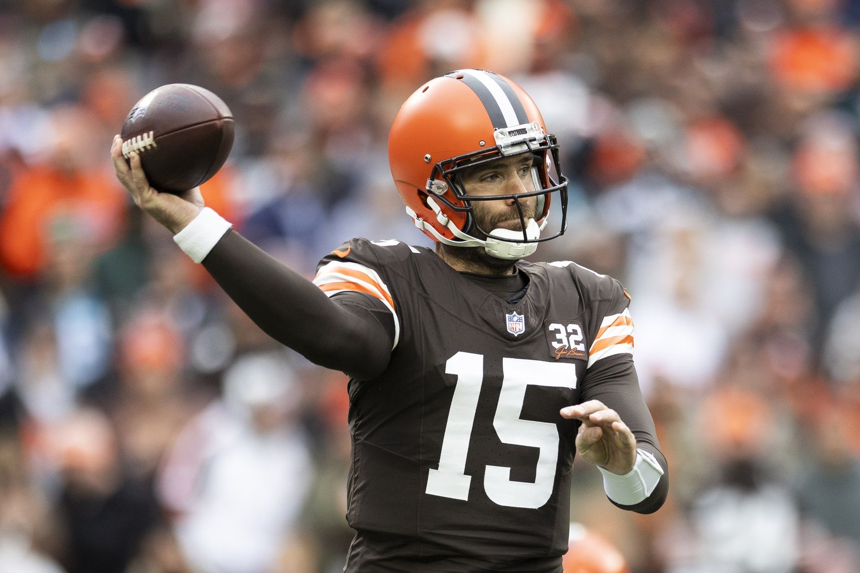 Cleveland Browns quarterback Joe Flacco (15) throws the ball during the first quarter against the Jacksonville Jaguars at Cleveland Browns Stadium.