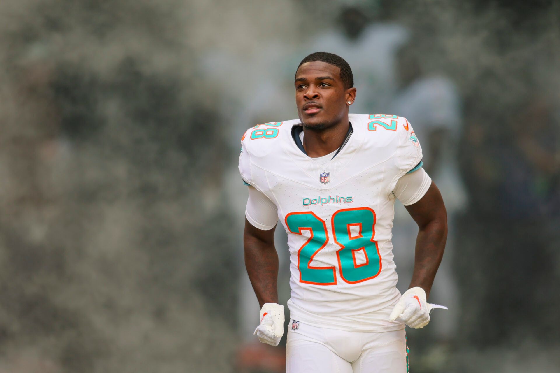 Miami Dolphins running back De'Von Achane (28) looks on prior to the game against the Las Vegas Raiders at Hard Rock Stadium.