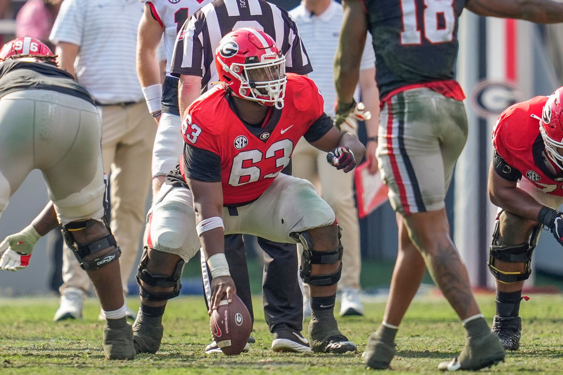 Georgia Bulldogs offensive lineman Sedrick Van Pran (63) in action during the Georgia Spring Game at Sanford Stadium.