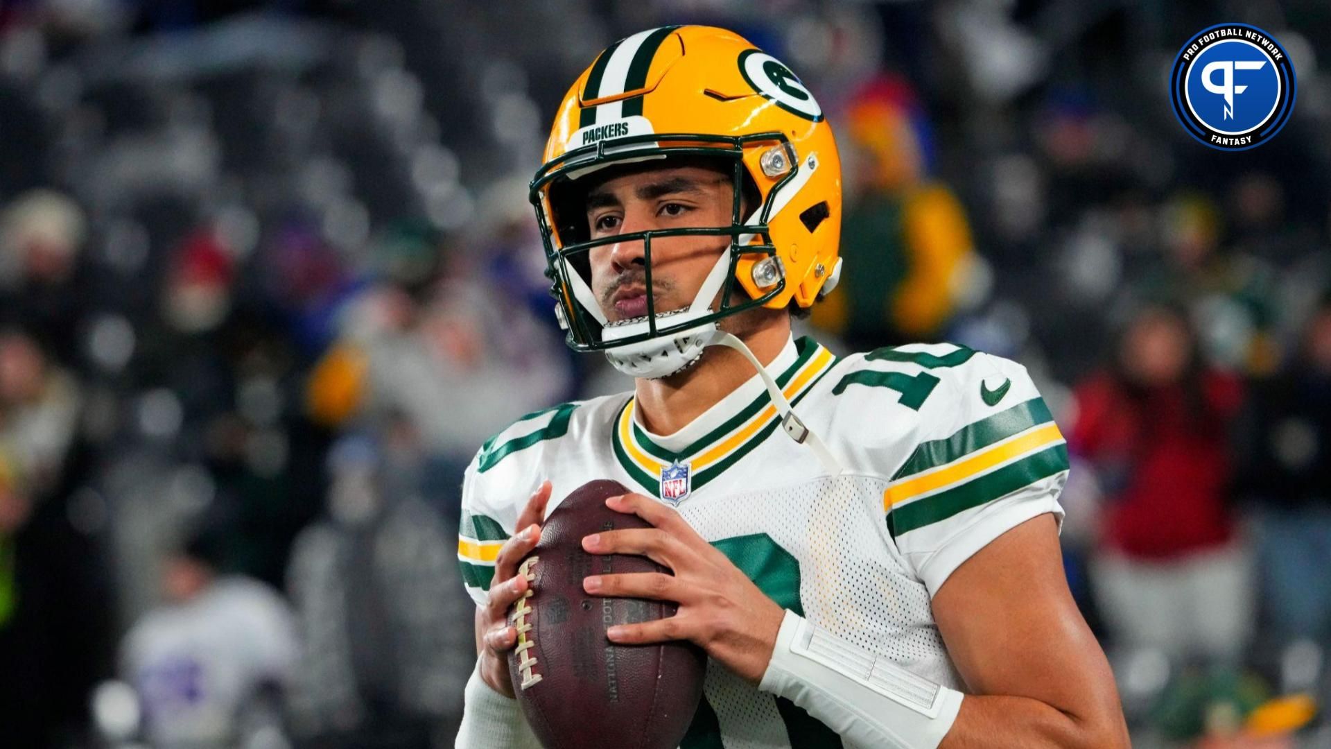 Green Bay Packers quarterback Jordan Love (10) warms up before the game against New York Giants at MetLife Stadium.