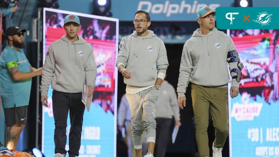 Miami Dolphins head coach Mike McDaniel takes to the field for the game against the Tennessee Titans at Hard Rock Stadium.