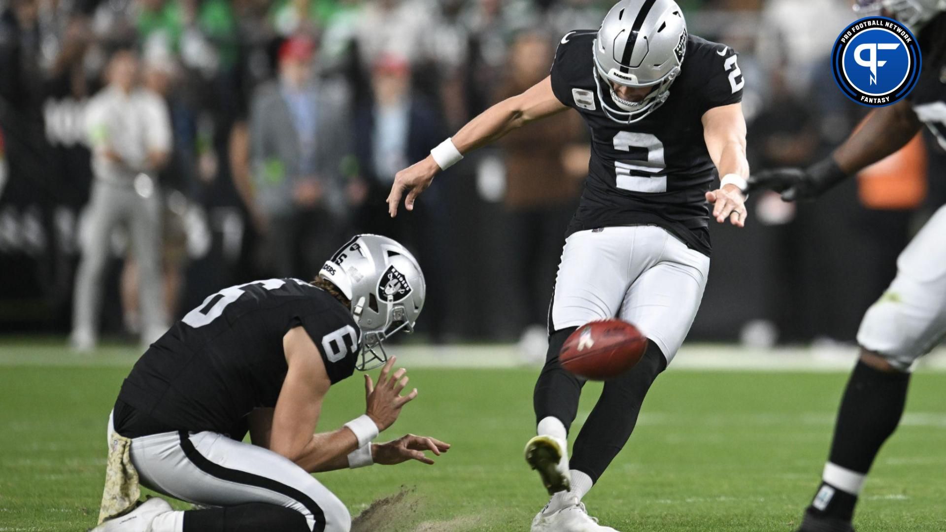 Las Vegas Raiders place kicker Daniel Carlson (2) kicks a field goal against the New York Jets in the second quarter at Allegiant Stadium.