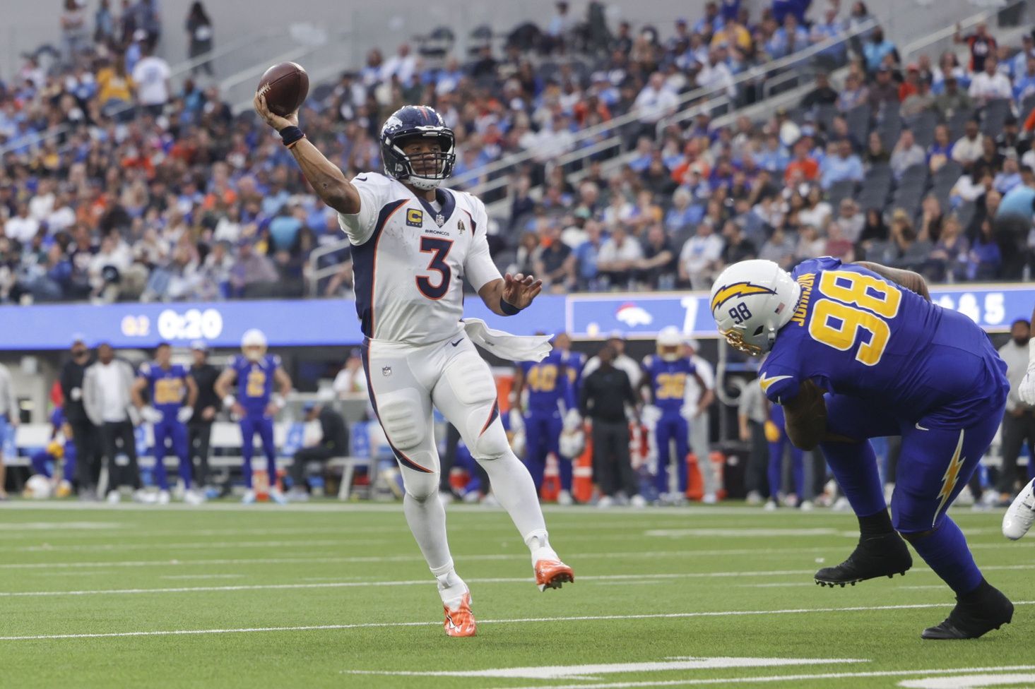 Denver Broncos QB Russell Wilson (3) throws a pass against the Los Angeles Chargers.