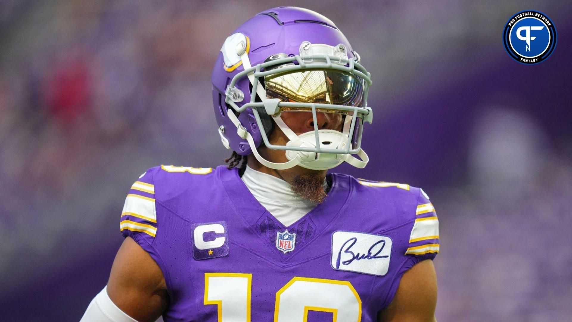 Minnesota Vikings wide receiver Justin Jefferson (18) warms up before the game against the Tampa Bay Buccaneers at U.S. Bank Stadium.