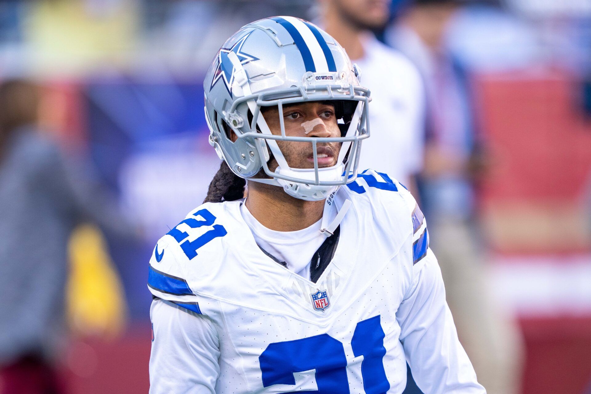 Dallas Cowboys cornerback Stephon Gilmore (21) warms up before the game against the San Francisco 49ers at Levi's Stadium.