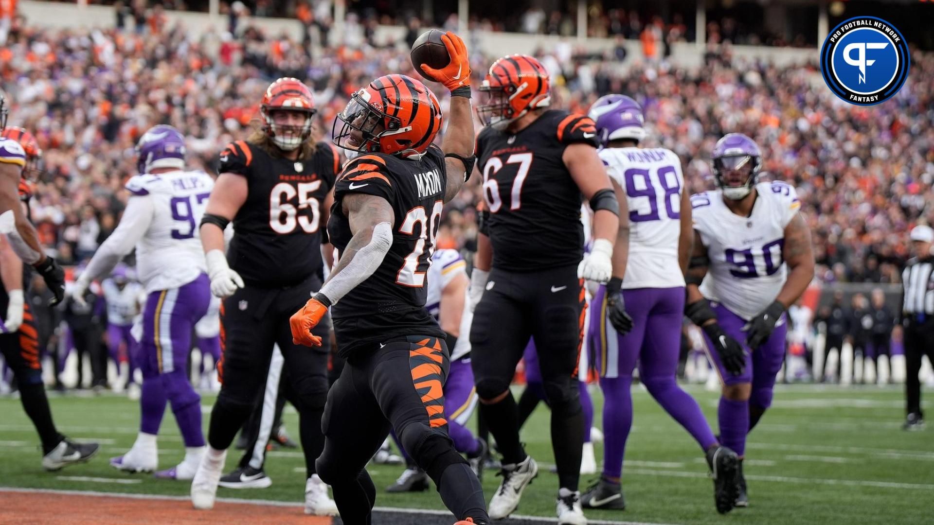 Cincinnati Bengals running back Joe Mixon (28) makes a touchdown in the 4th quarter to tie the game against Minnesota Vikings at Paycor Stadium Saturday, December 16, 2023.