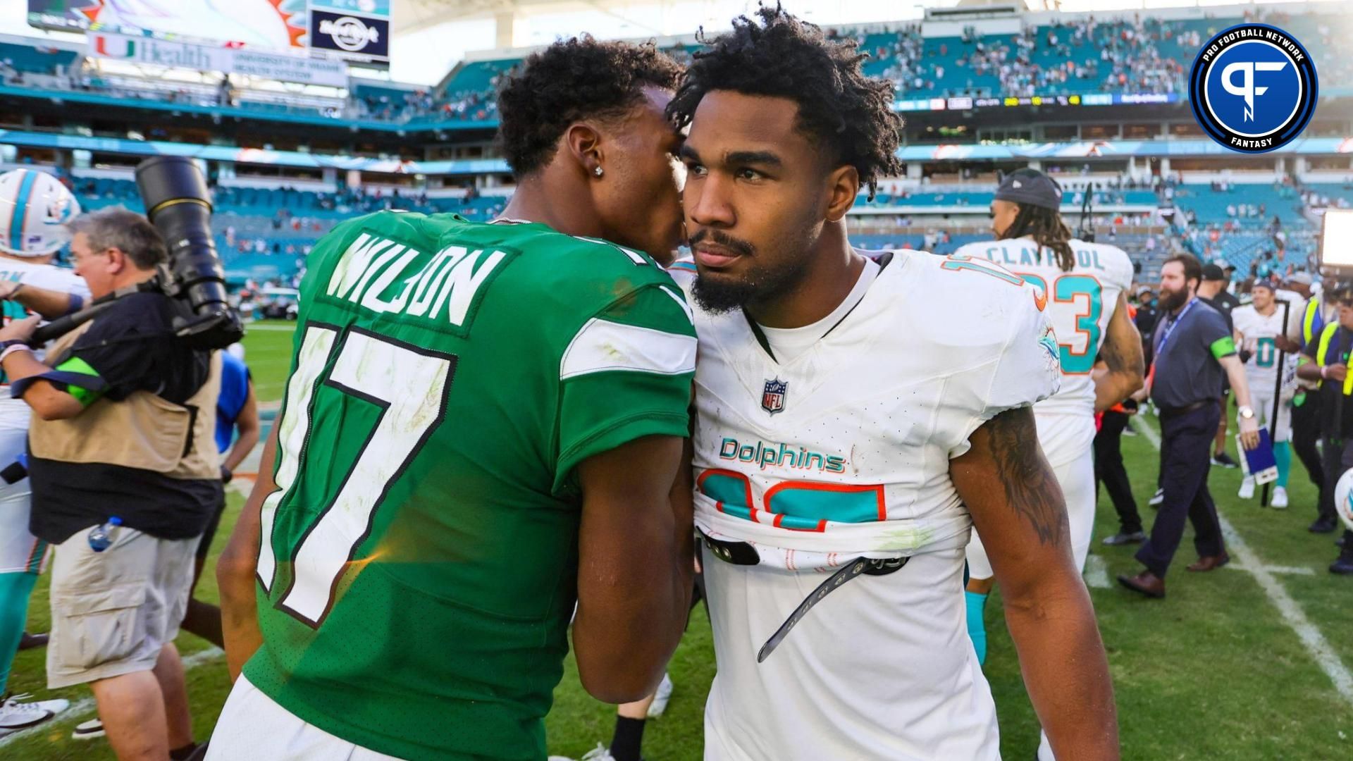 Miami Dolphins wide receiver Jaylen Waddle (17) shakes hands with New York Jets wide receiver Garrett Wilson (17) after the game at Hard Rock Stadium.