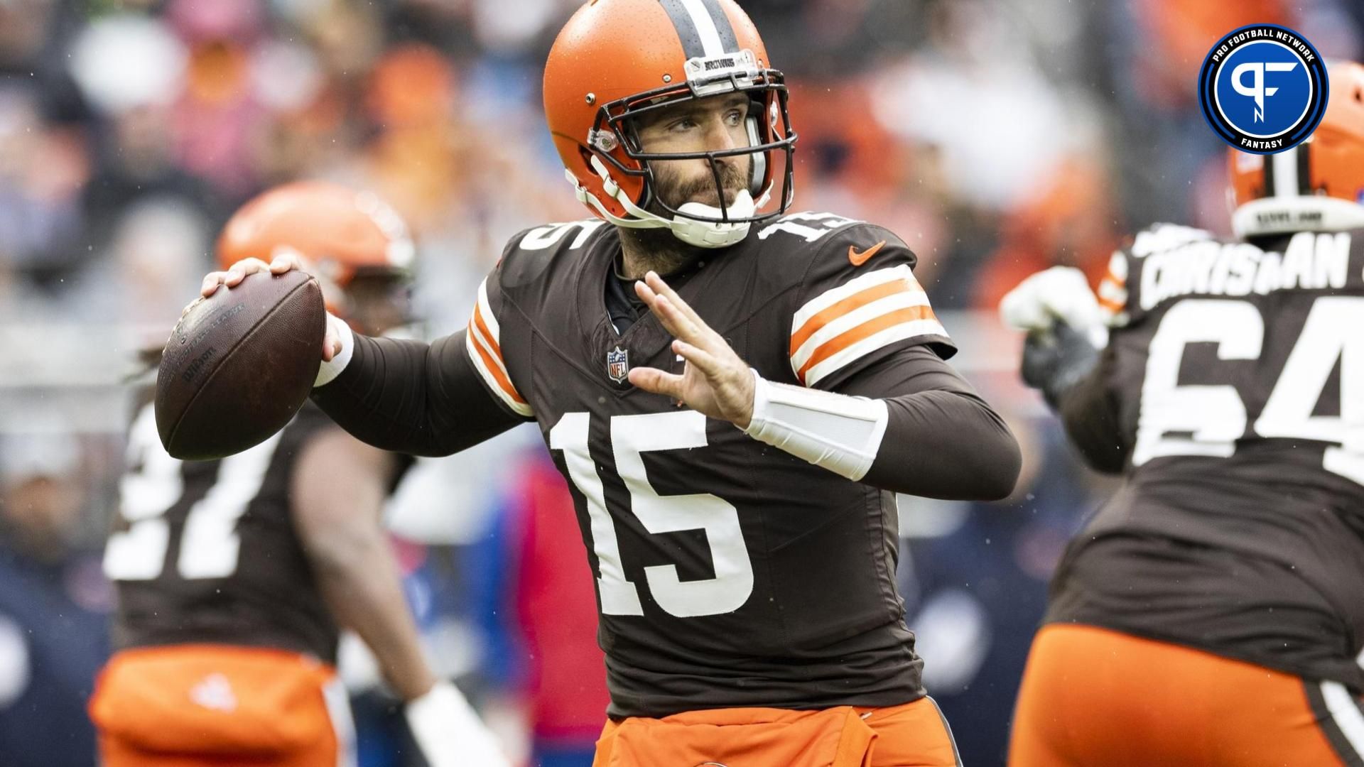 Cleveland Browns quarterback Joe Flacco (15) throws the ball against the Chicago Bears during the first quarter at Cleveland Browns Stadium.