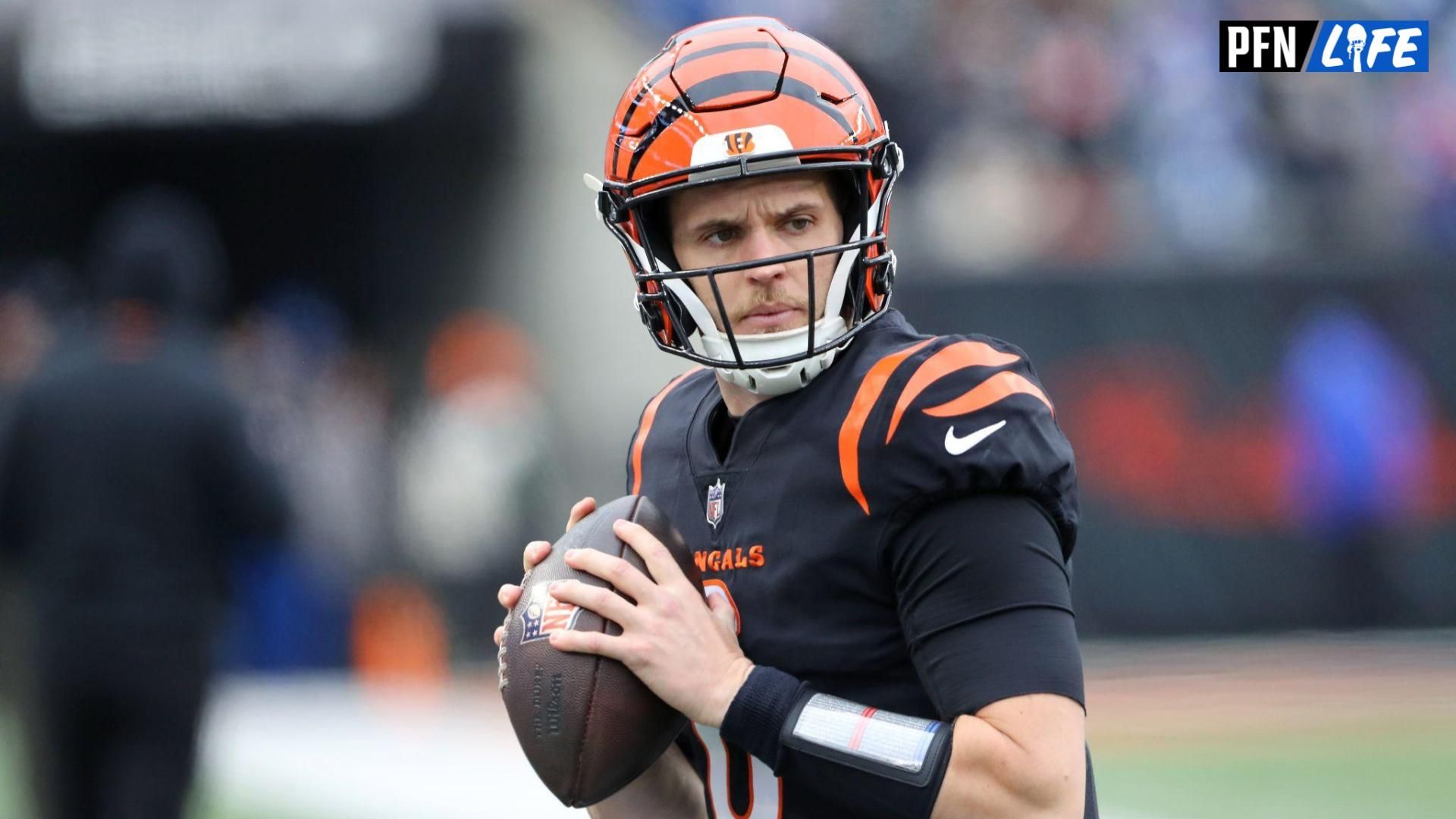 Cincinnati Bengals quarterback Jake Browning (6) warms up before the game against the Indianapolis Colts at Paycor Stadium.