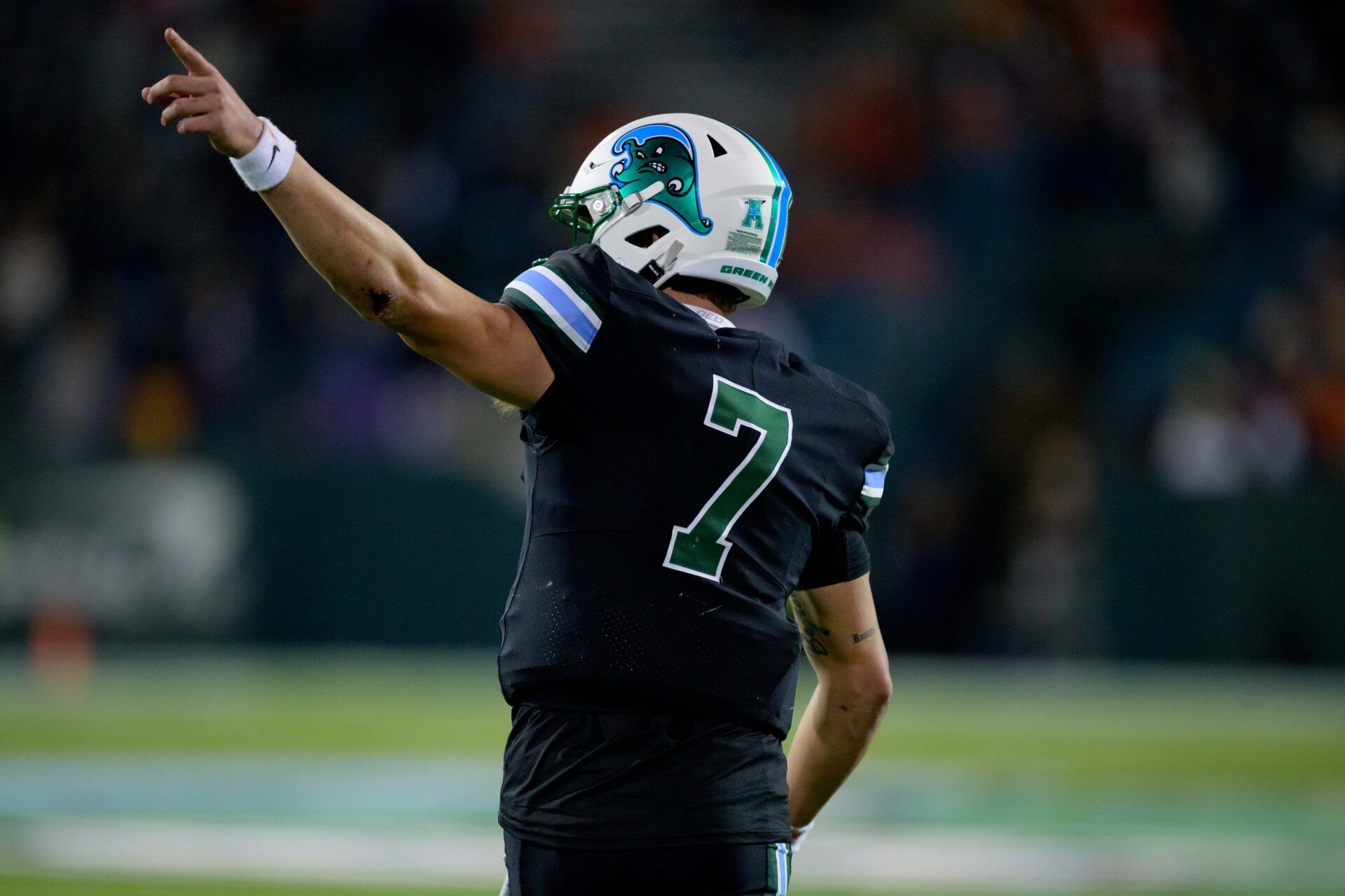 Tulane Green Wave quarterback Michael Pratt (7) points to the scoreboard after a touchdown against the UTSA Roadrunners.