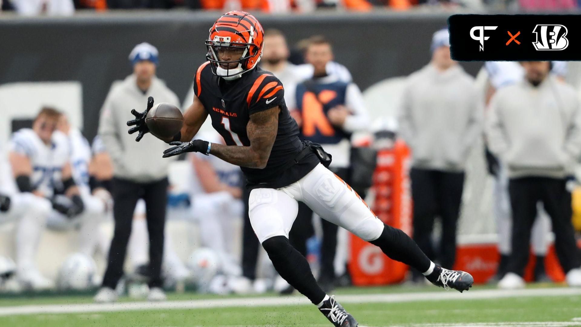 Cincinnati Bengals wide receiver Ja'Marr Chase (1) catches a pass mover the middle during the first quarter against the Indianapolis Colts at Paycor Stadium.