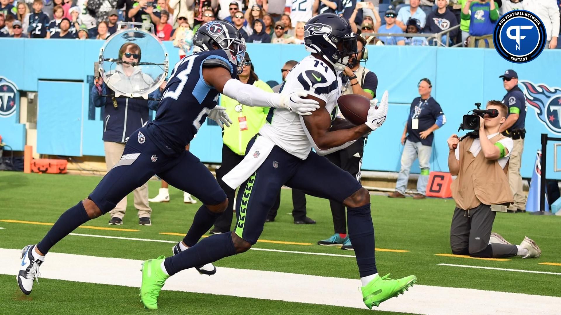 Seattle Seahawks WR DK Metcalf (14) scores a touchdown against the Tennessee Titans.