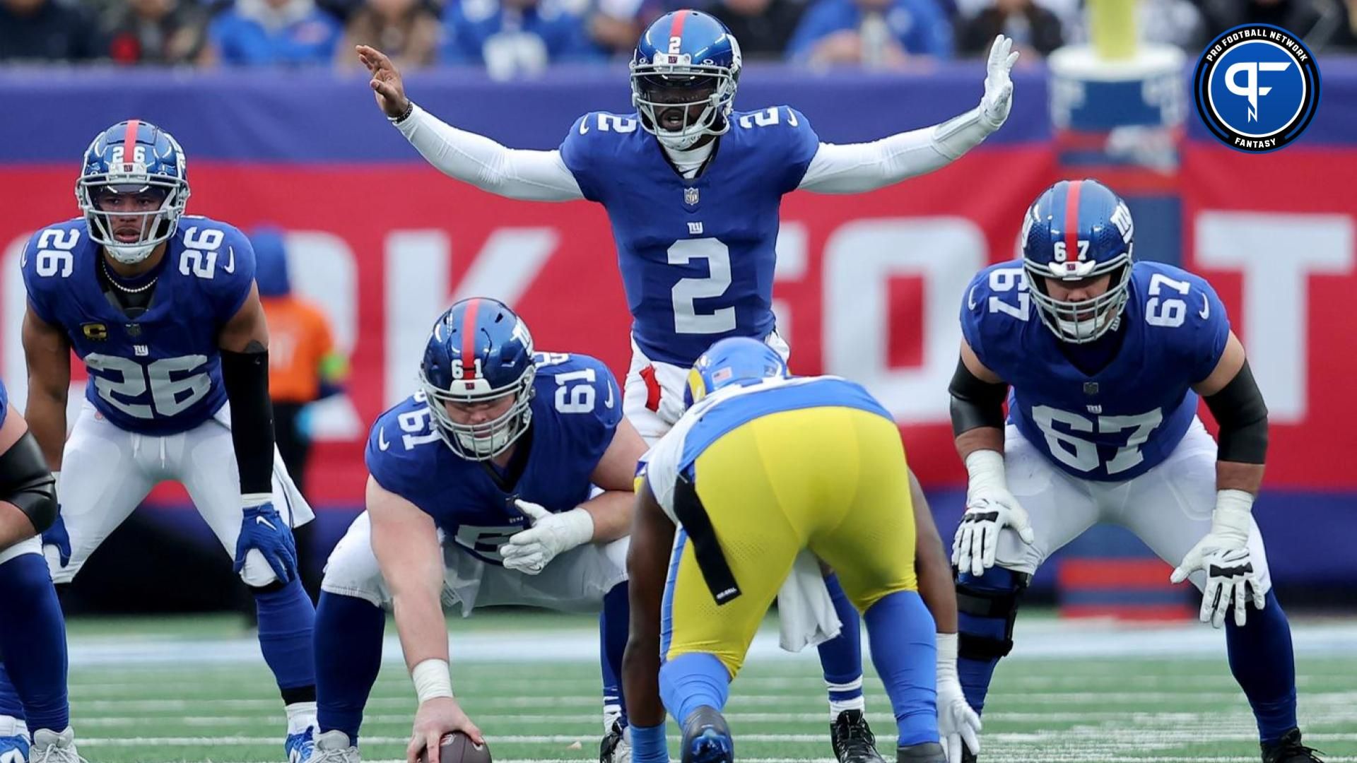 New York Giants quarterback Tyrod Taylor (2) signals at the line during the second quarter against the Los Angeles Rams at MetLife Stadium.