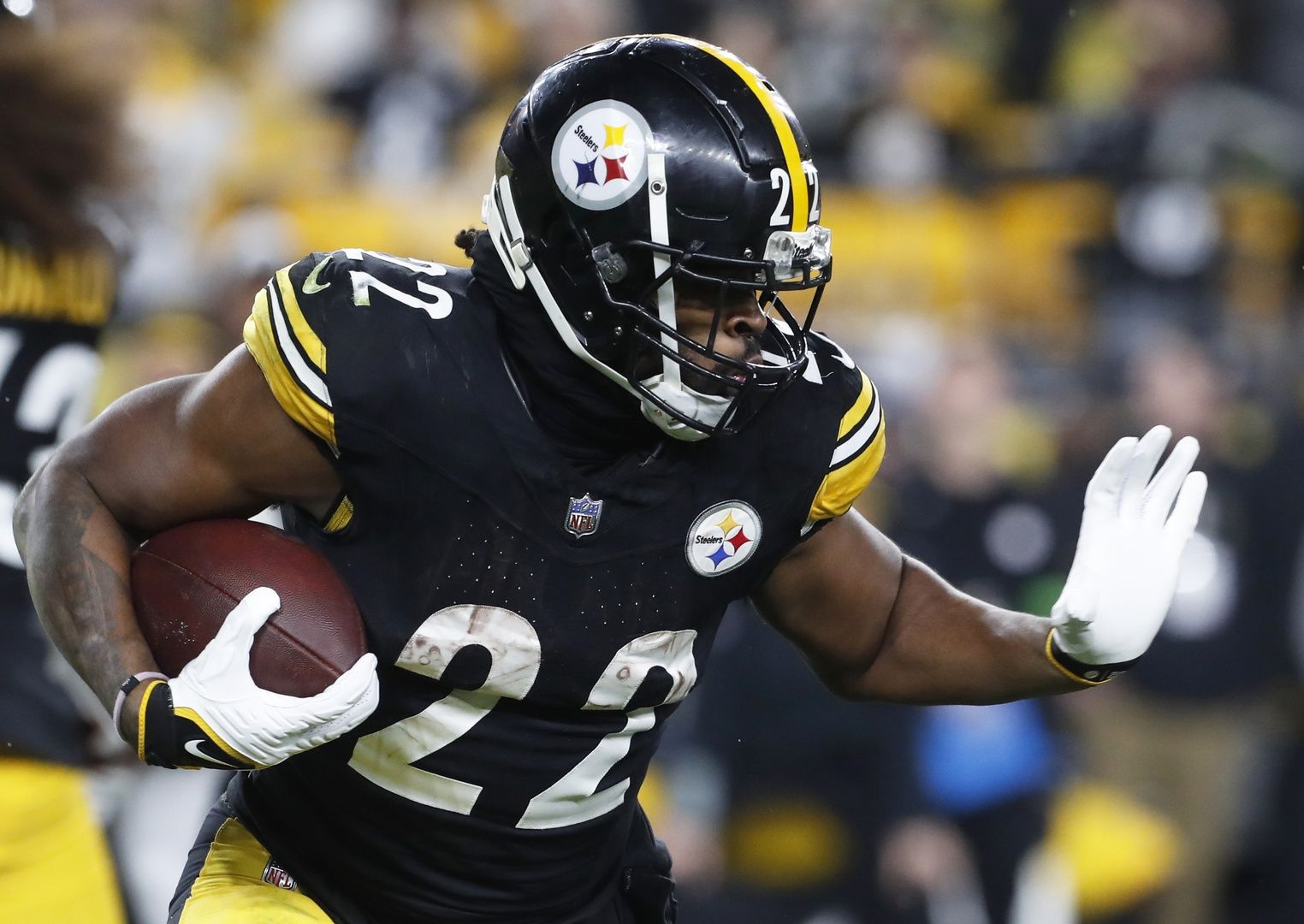 Pittsburgh Steelers running back Najee Harris (22) runs the ball against the Cincinnati Bengals during the third quarter at Acrisure Stadium.