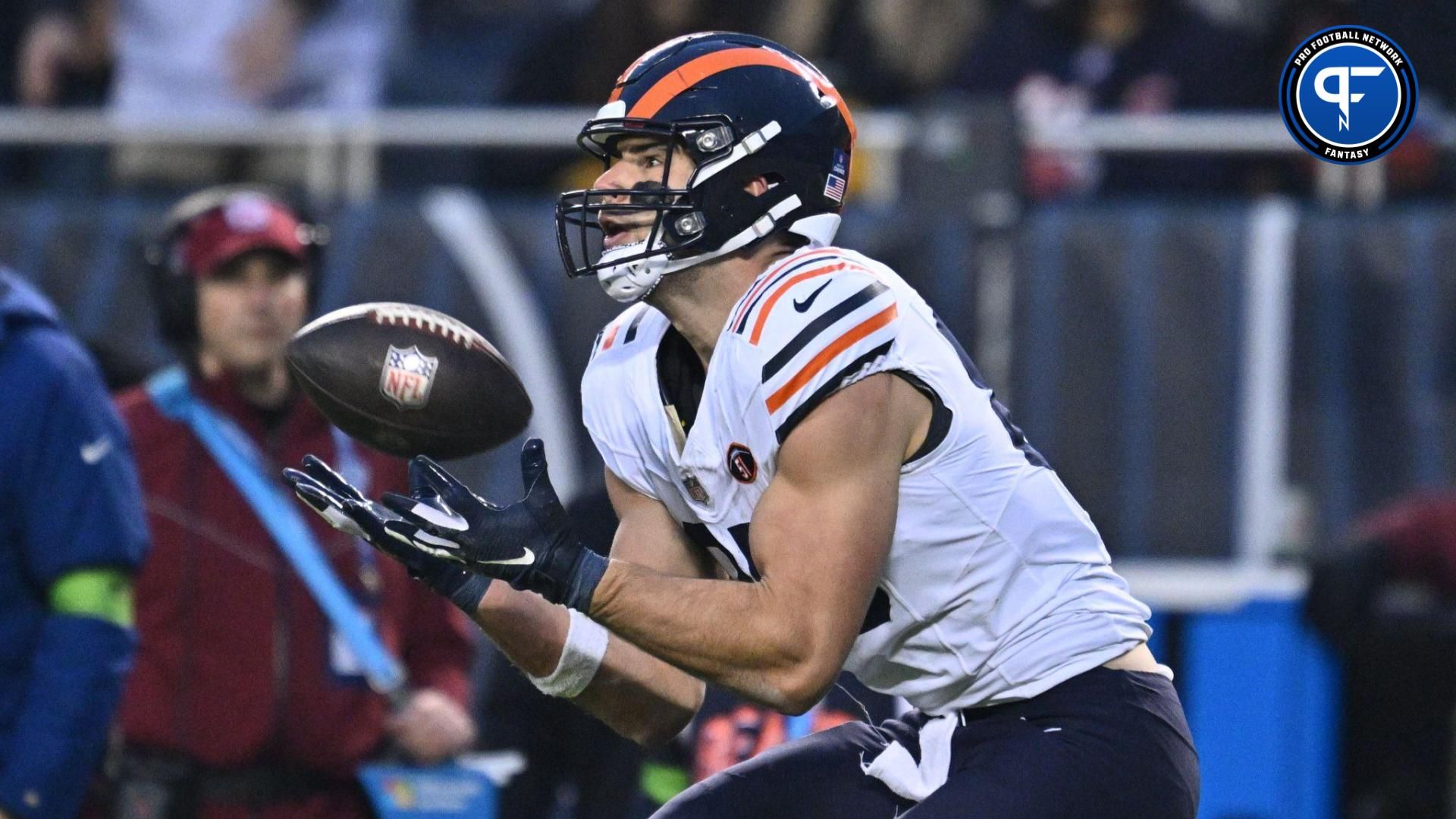 Chicago Bears tight end Cole Kmet (85) catches a 29-yard pass to set up first and goal in the first half against the Arizona Cardinals at Soldier Field.