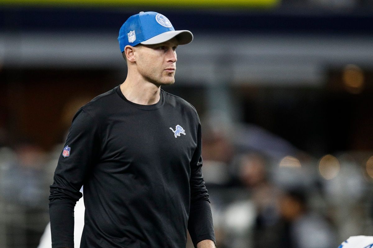 Detroit Lions offensive coordinator Ben Johnson watches warm up before the Dallas Cowboys game at AT&T Stadium.