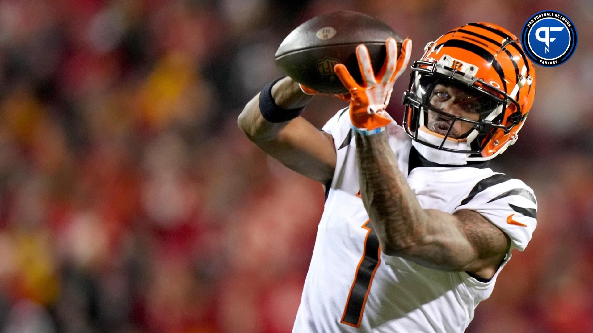 Cincinnati Bengals wide receiver Ja'Marr Chase (1) catches a pass in the fourth quarter during a Week 17 NFL football game between the Cincinnati Bengals and the Kansas City Chiefs, Sunday, Dec. 31, 2023, at GEHA Field at Arrowhead Stadium in Kansas City, Mo. The Kansas City Chiefs won, 25-17.