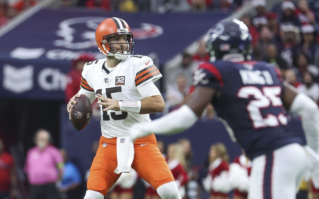 Cleveland Browns quarterback Joe Flacco (15) attempts a pass during the second quarter against the Houston Texans at NRG Stadium.