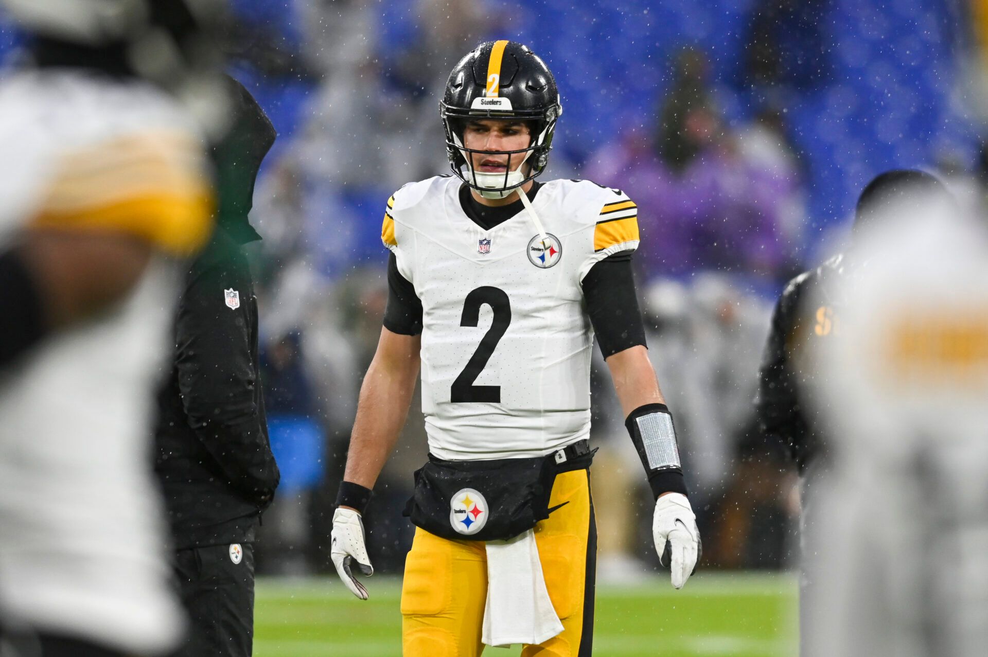 Pittsburgh Steelers quarterback Mason Rudolph (2) walks on the field as rain come down prior to the start of the game against the Baltimore Ravens at M&T Bank Stadium.