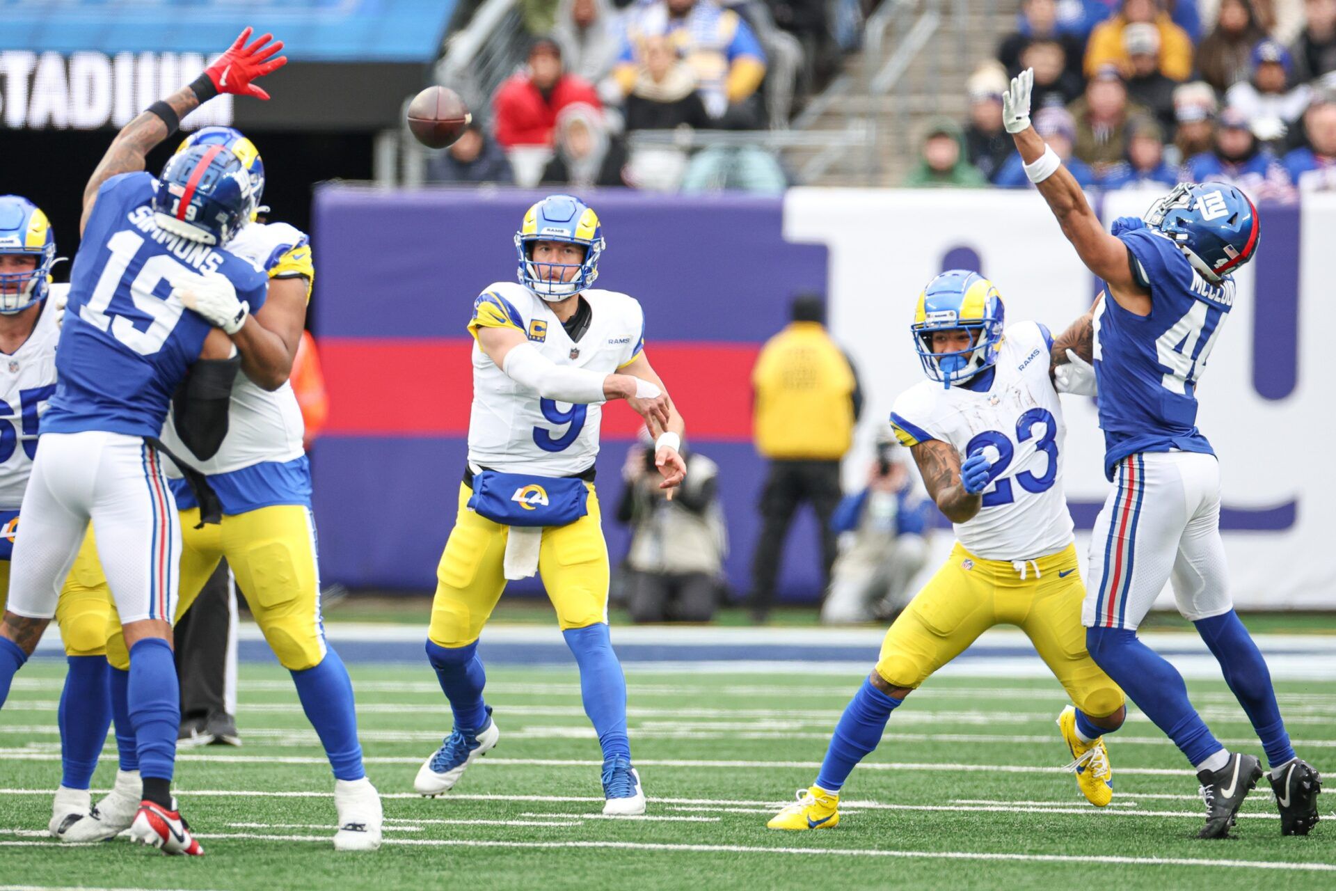 Los Angeles Rams QB Matthew Stafford (9) throws a pass against the New York Giants.