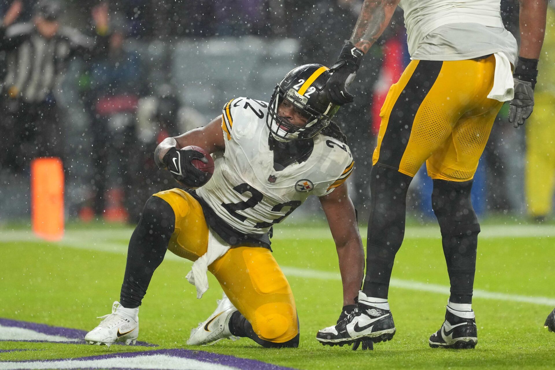 Pittsburgh Steelers running back Najee Harris (23) scores a first quarter touchdown against the Baltimore Ravens at M&T Bank Stadium.