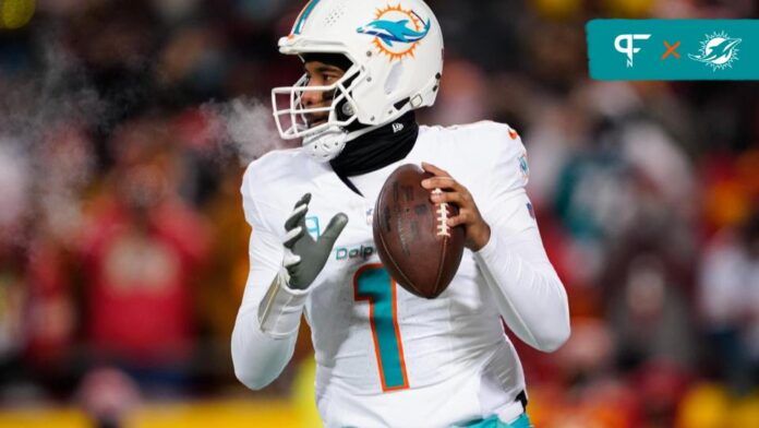 Miami Dolphins QB Tua Tagovailoa (1) looks to throw against the Kansas City Chiefs.