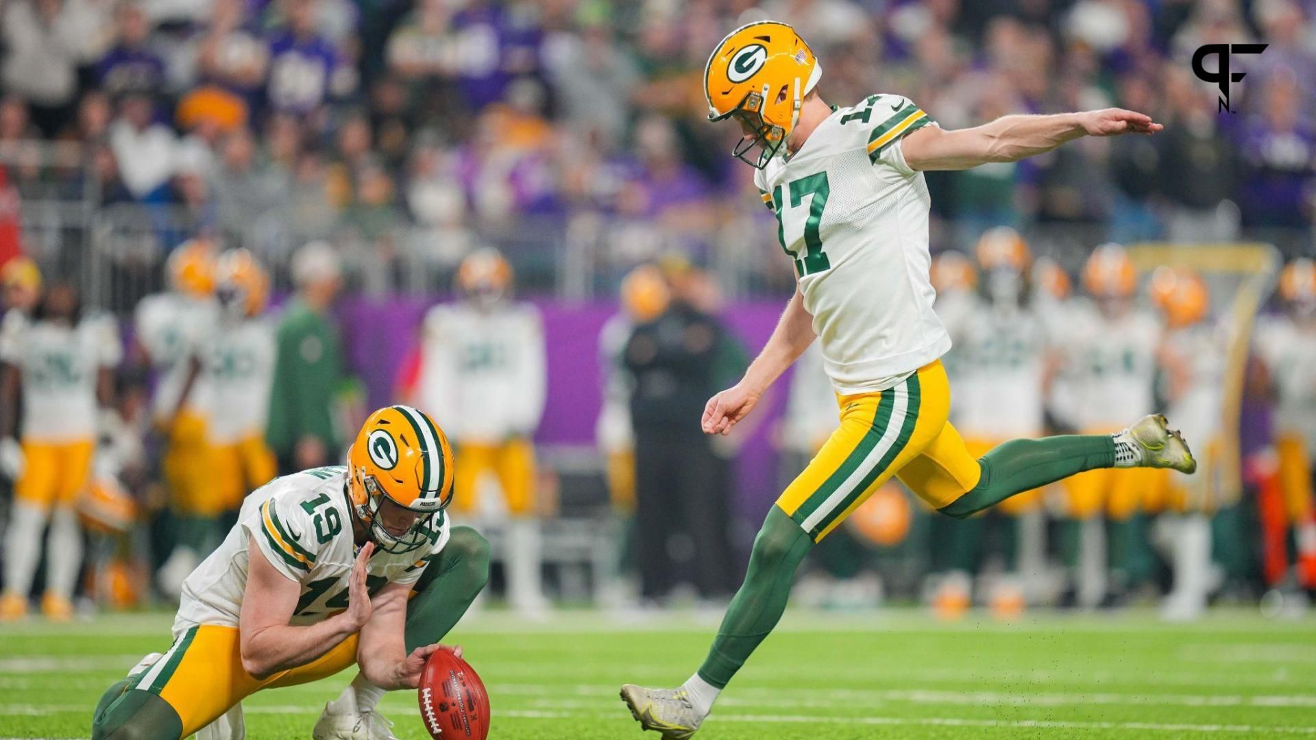 Green Bay Packers place kicker Anders Carlson (17) kicks a field goal against the Minnesota Vikings in the first quarter at U.S. Bank Stadium.