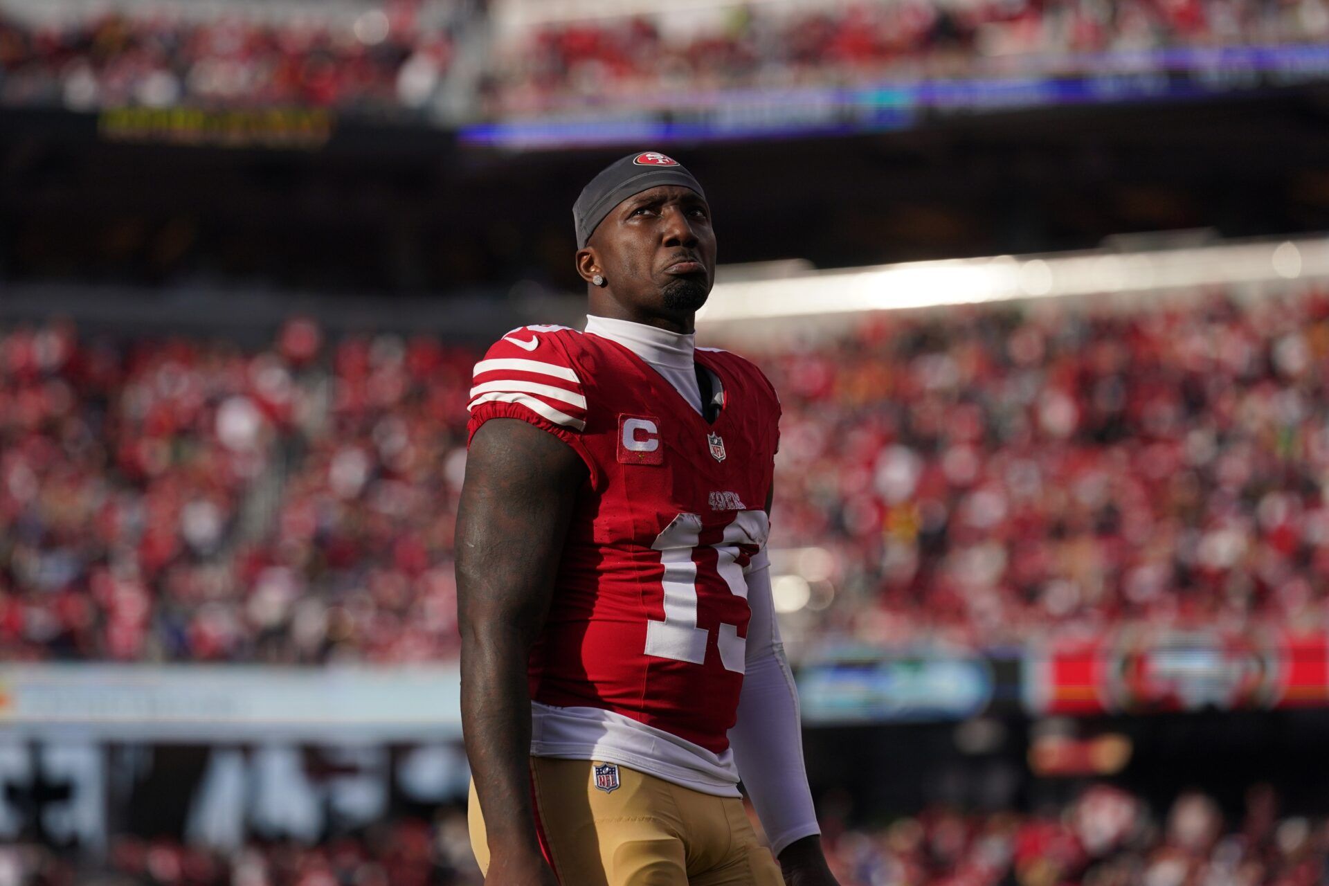 San Francisco 49ers wide receiver Deebo Samuel (19) walks towards the locker room during halftime at Levi's Stadium.