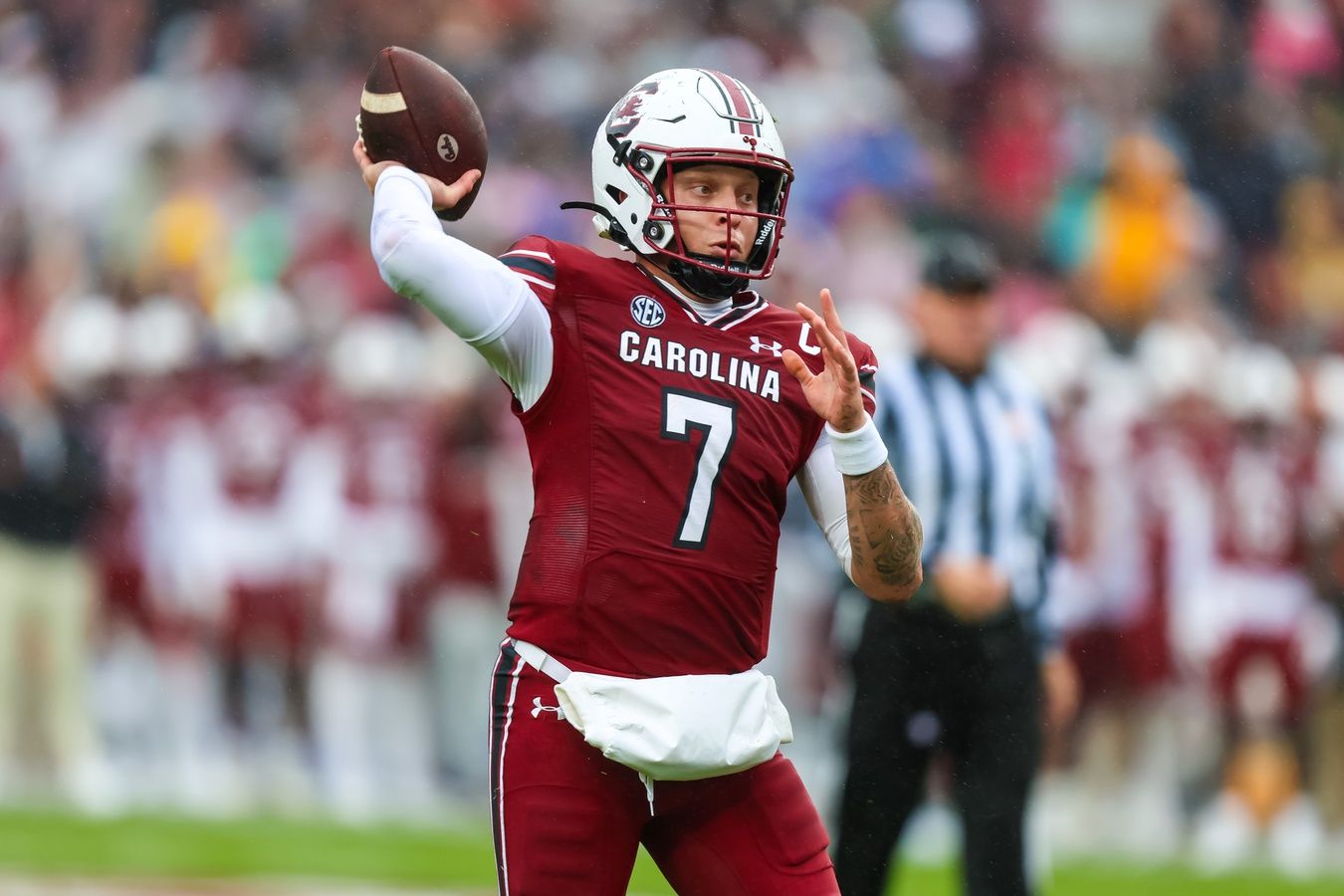 South Carolina Gamecocks quarterback Spencer Rattler (7) throws for a touchdown against the Vanderbilt Commodores in the first quarter at Williams-Brice Stadium.