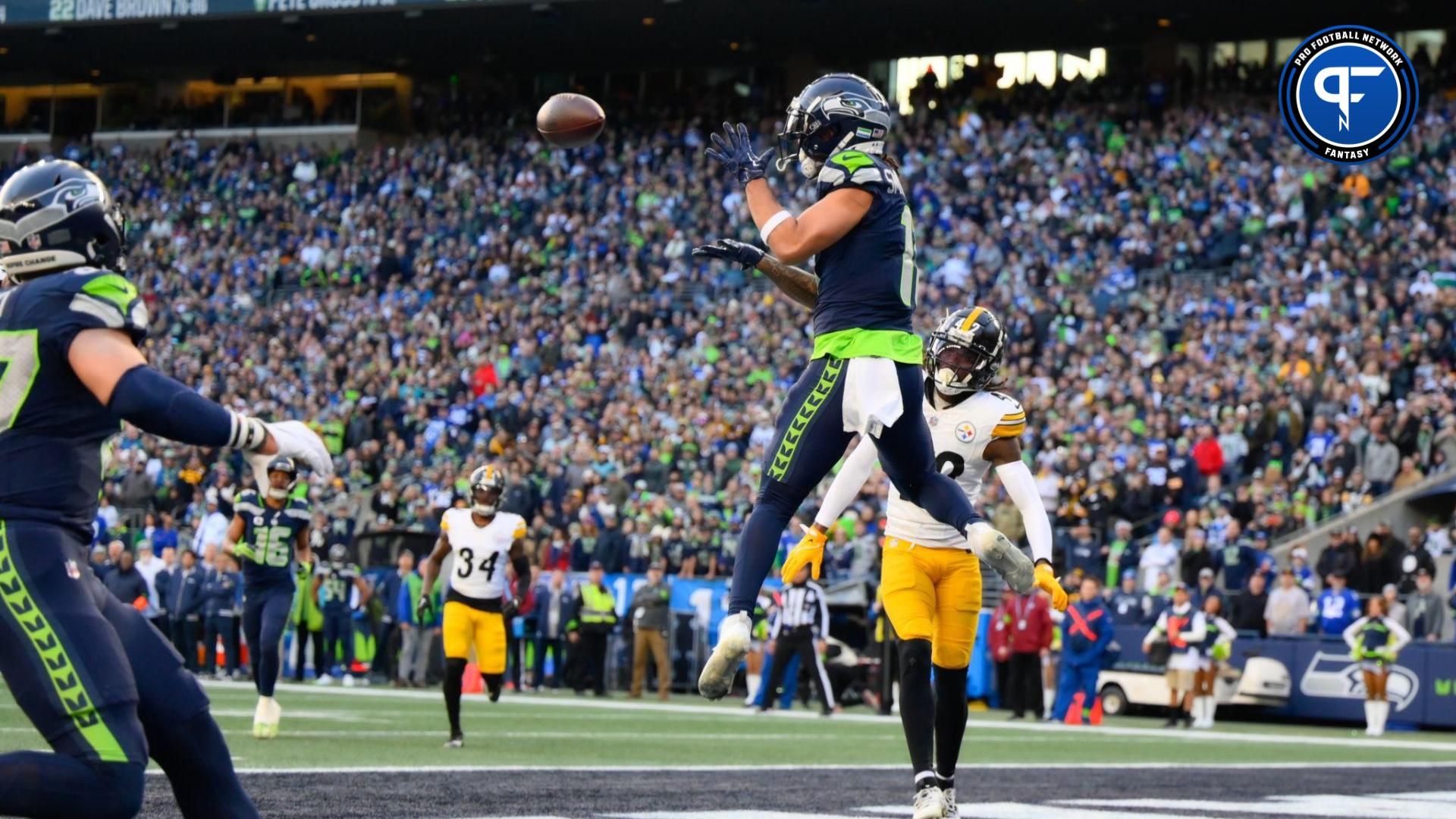 Seattle Seahawks WR Jaxon Smith-Njigba (11) hauls in a TD pass against the Pittsburgh Steelers.